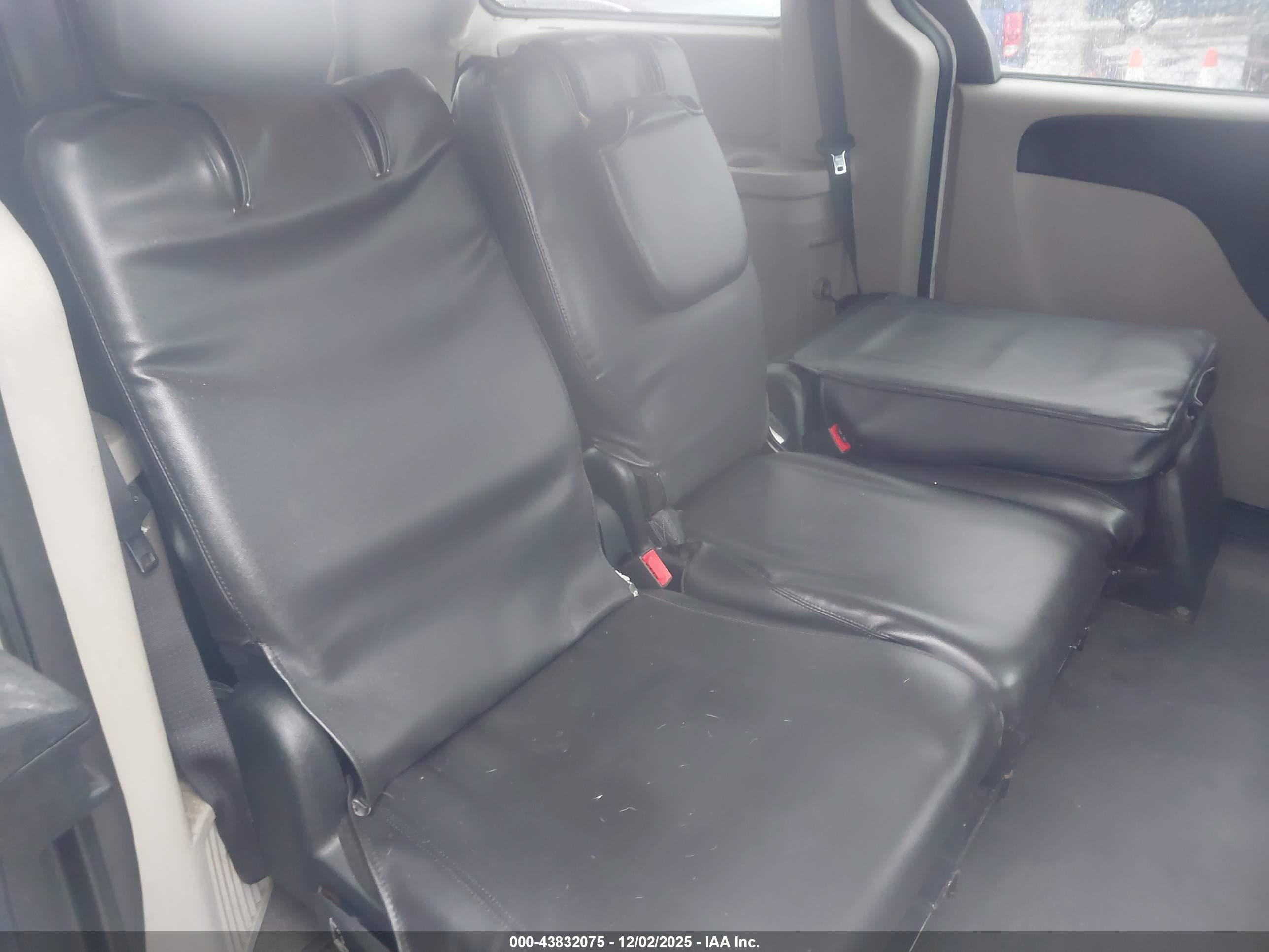 DODGE GRAND image 8