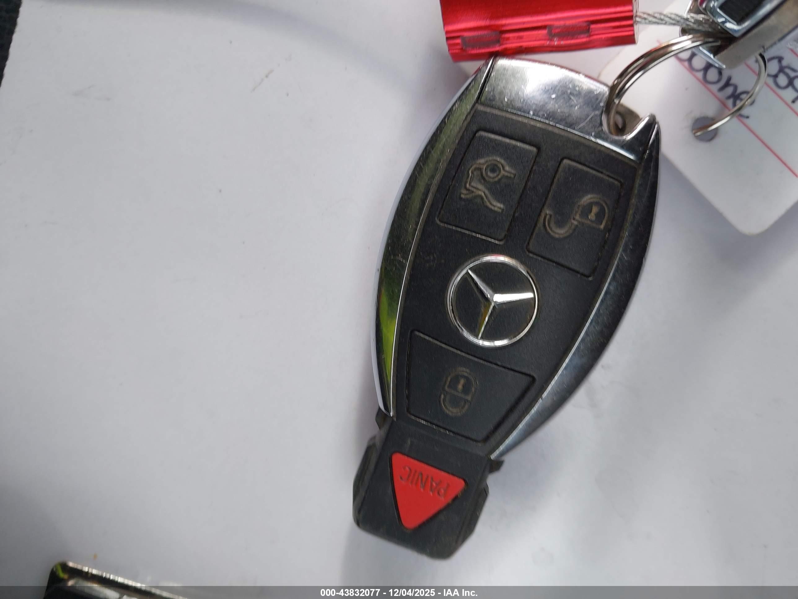 MERCEDES-BENZ GLK image 11