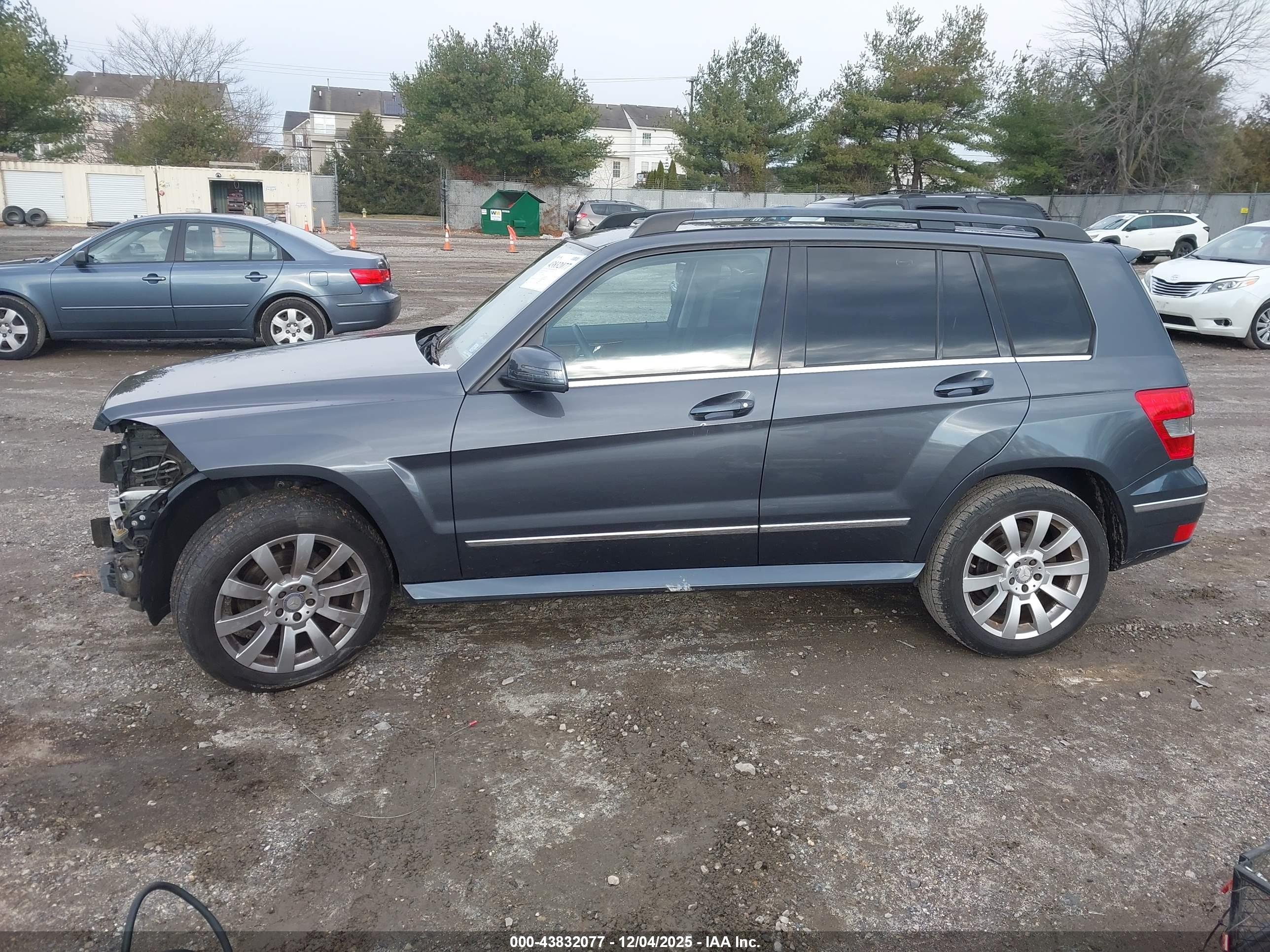 MERCEDES-BENZ GLK image 2