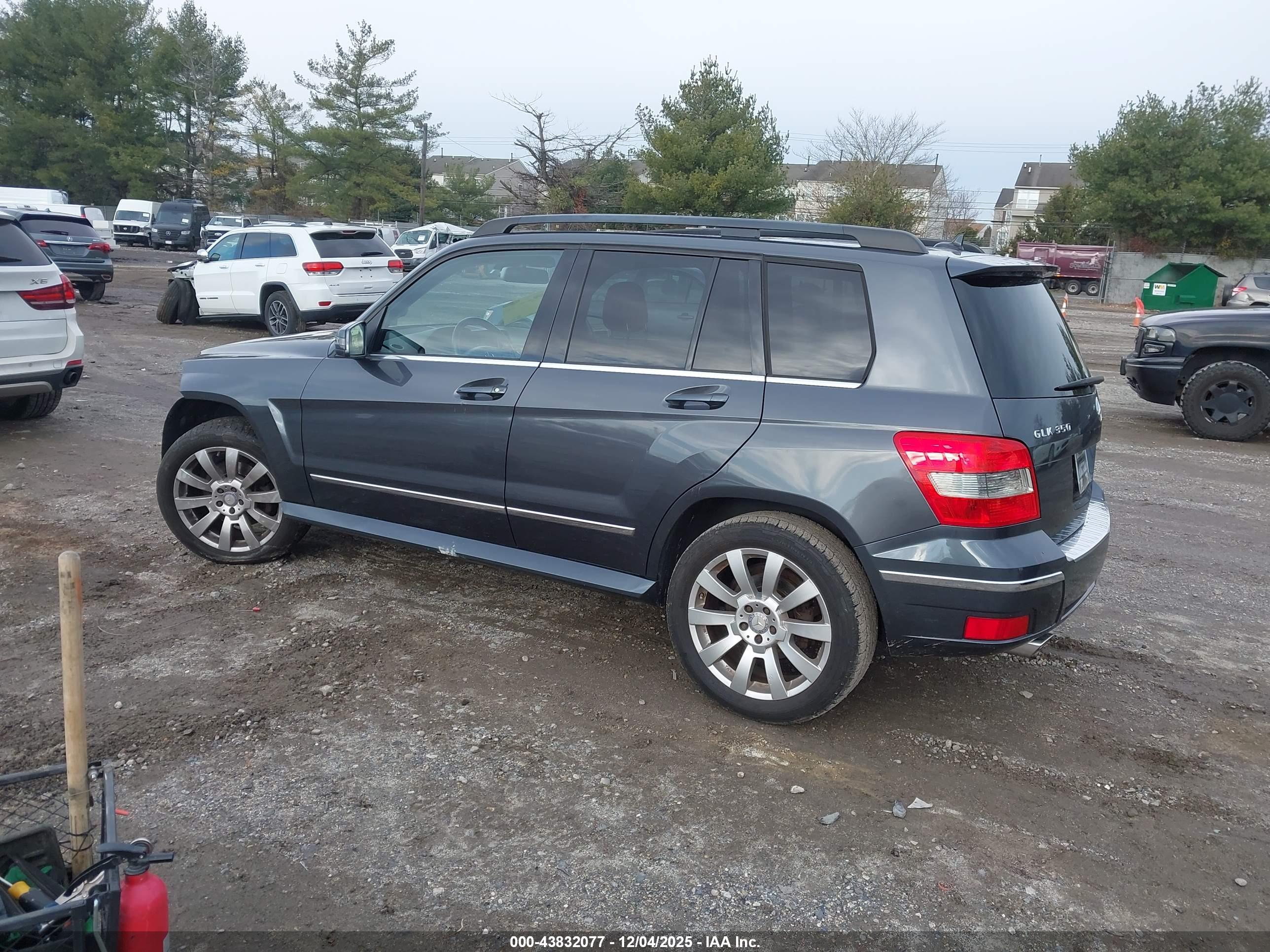 MERCEDES-BENZ GLK image 3
