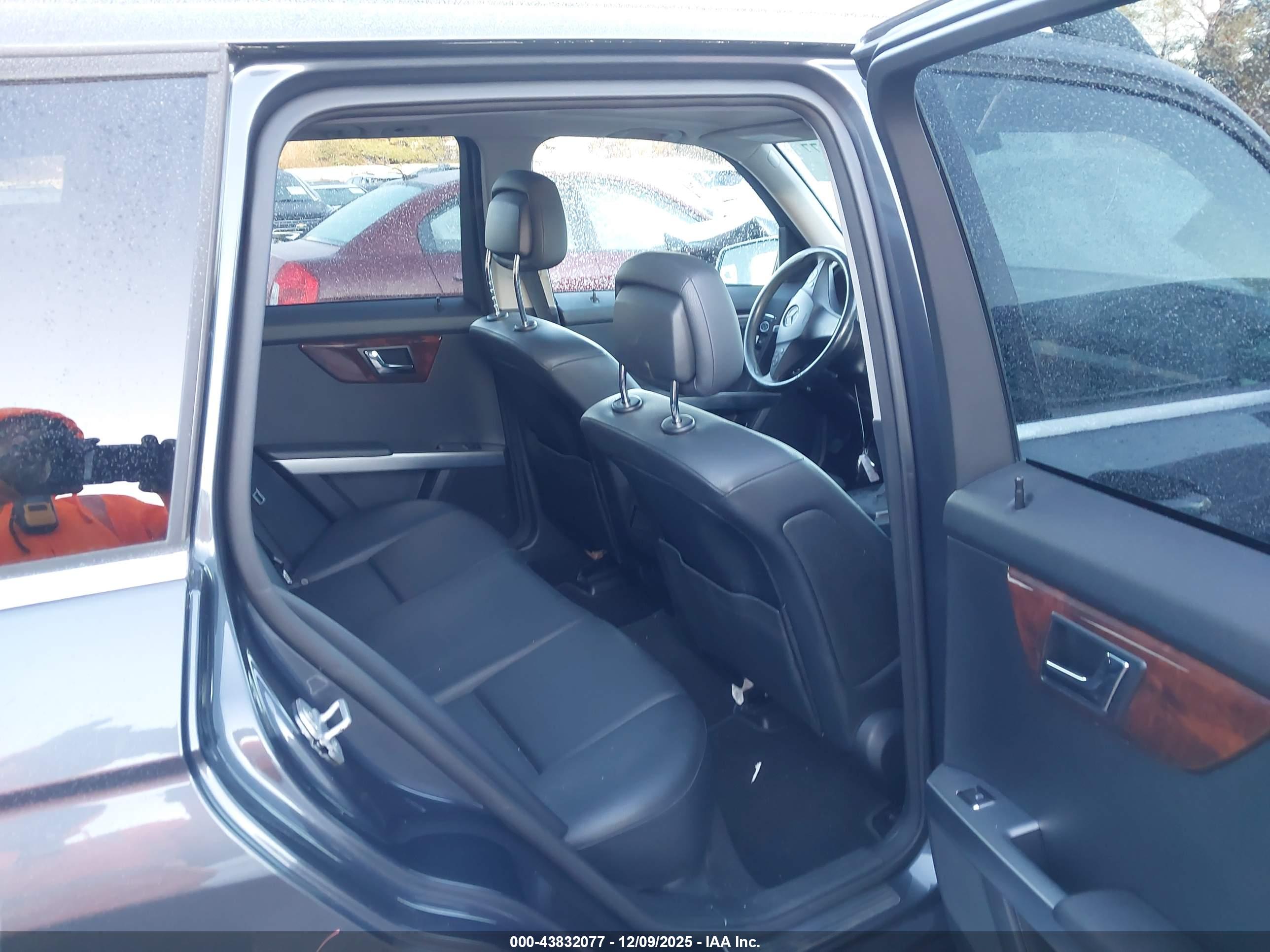 MERCEDES-BENZ GLK image 8