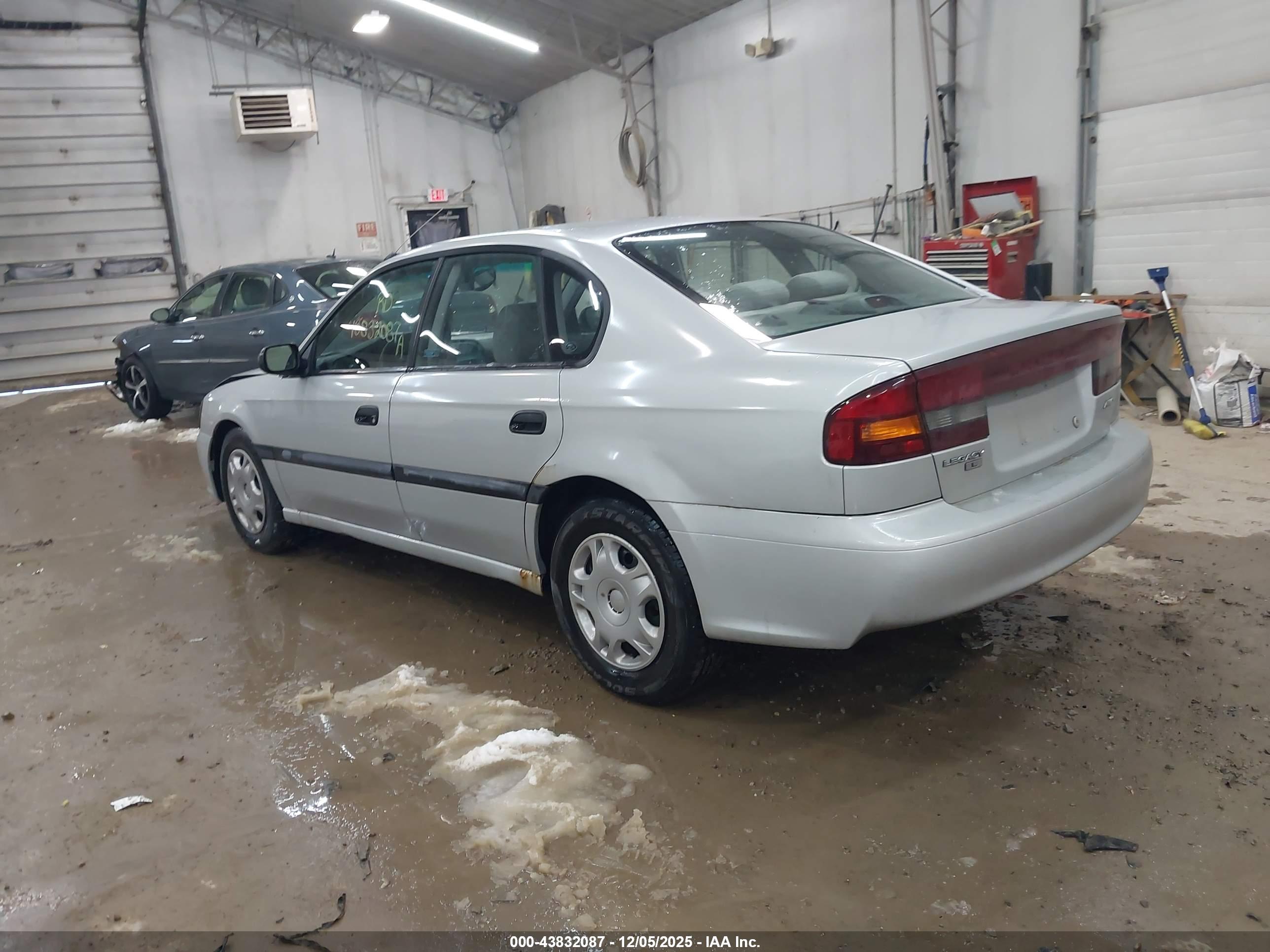 SUBARU LEGACY image 3