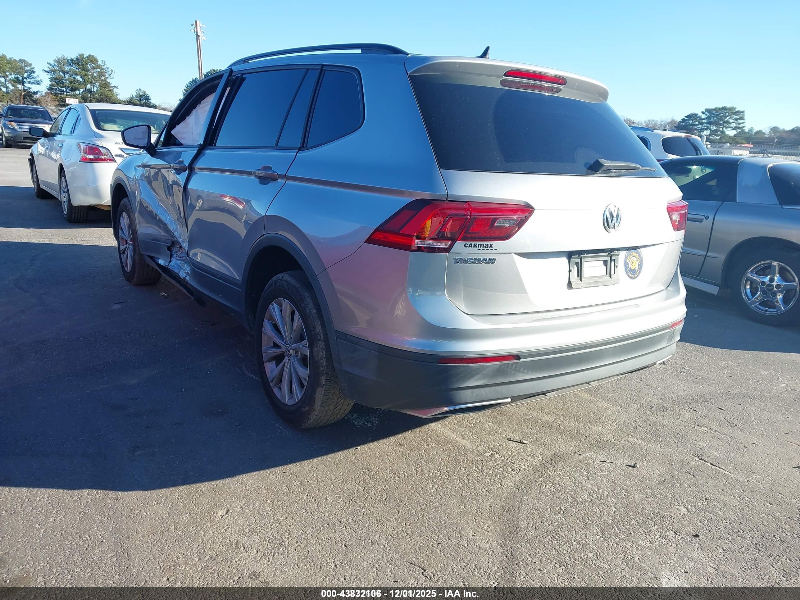 VOLKSWAGEN TIGUAN image 3