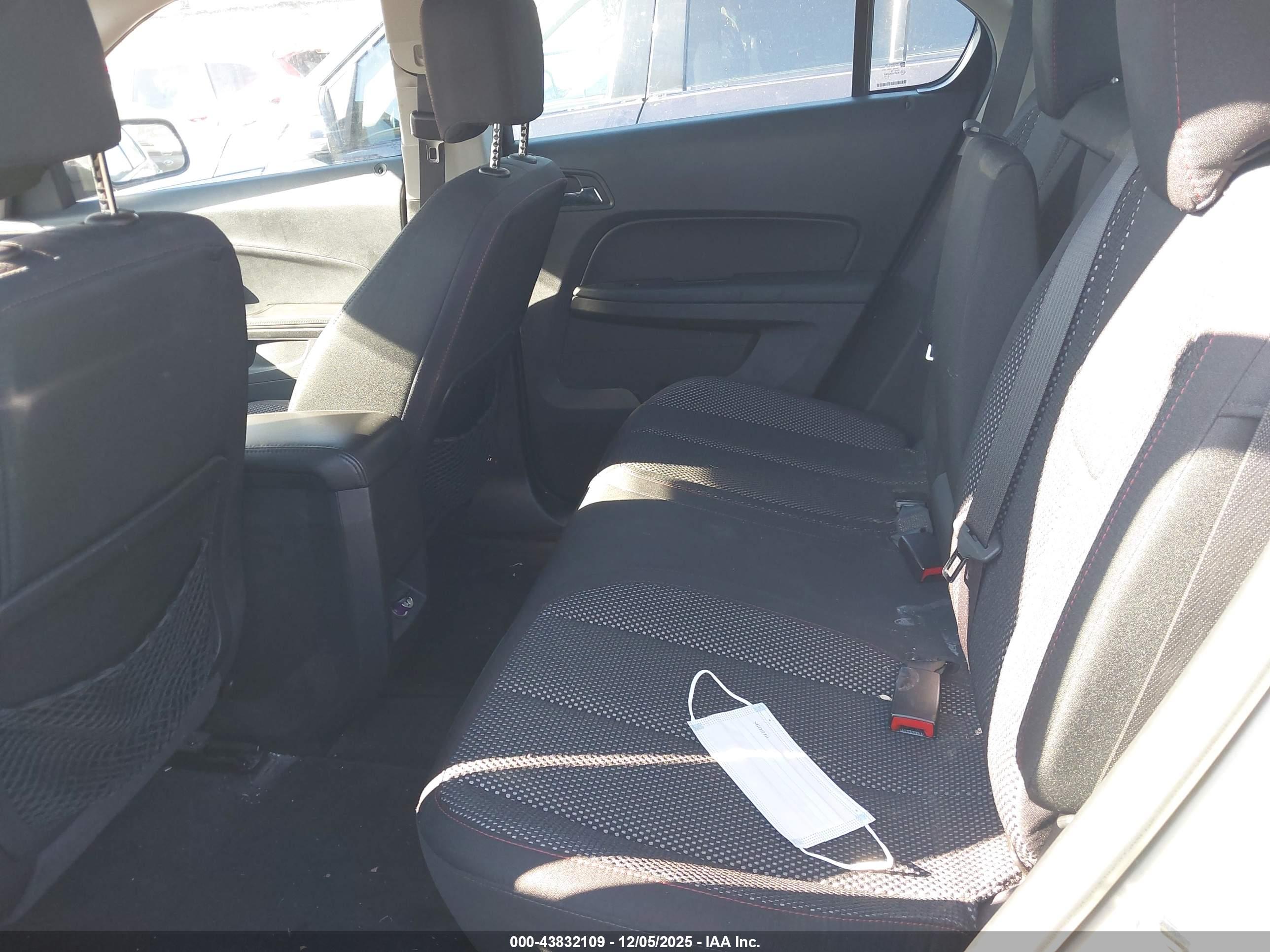 CHEVROLET EQUINOX image 8