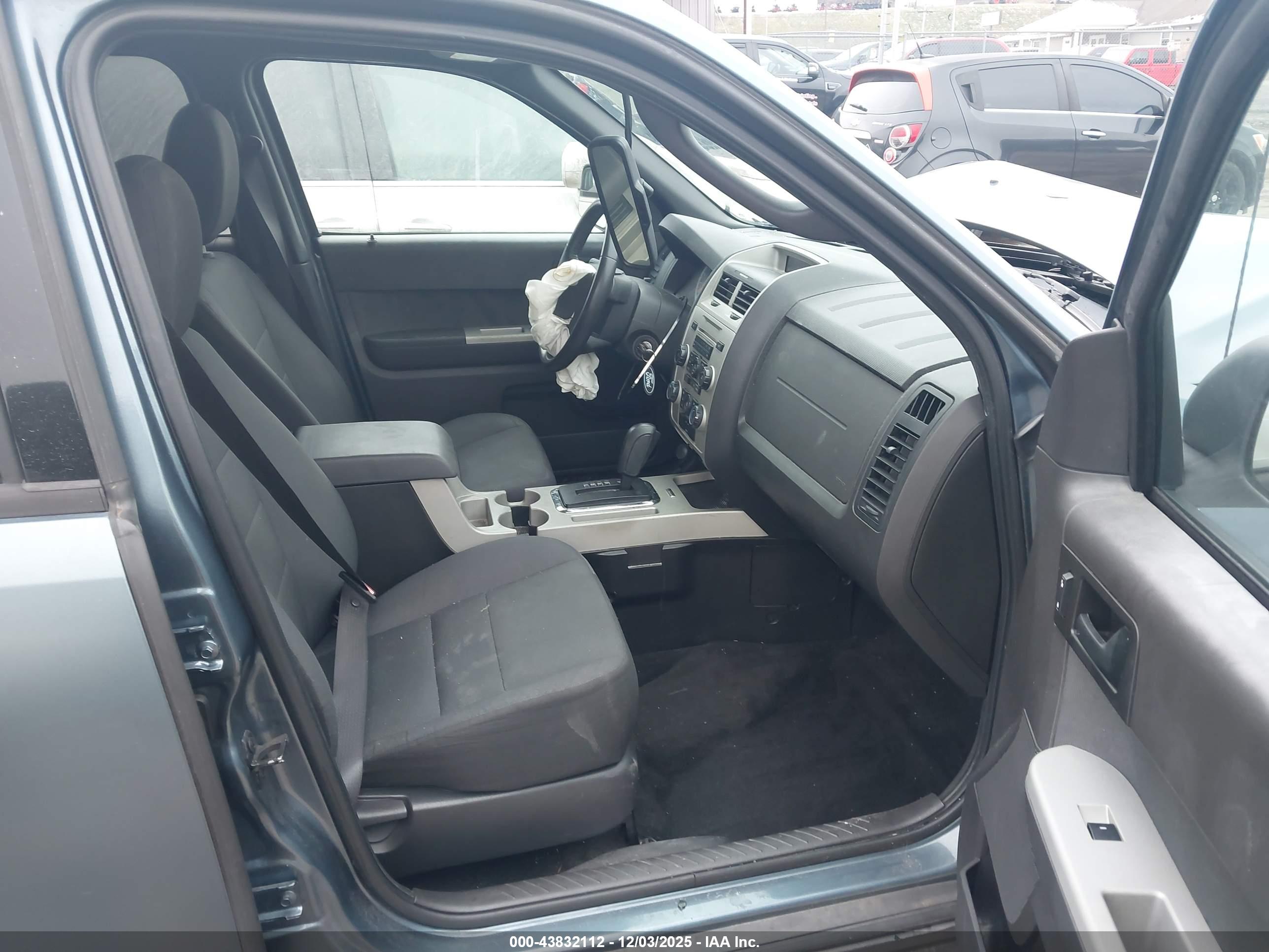 FORD ESCAPE image 5