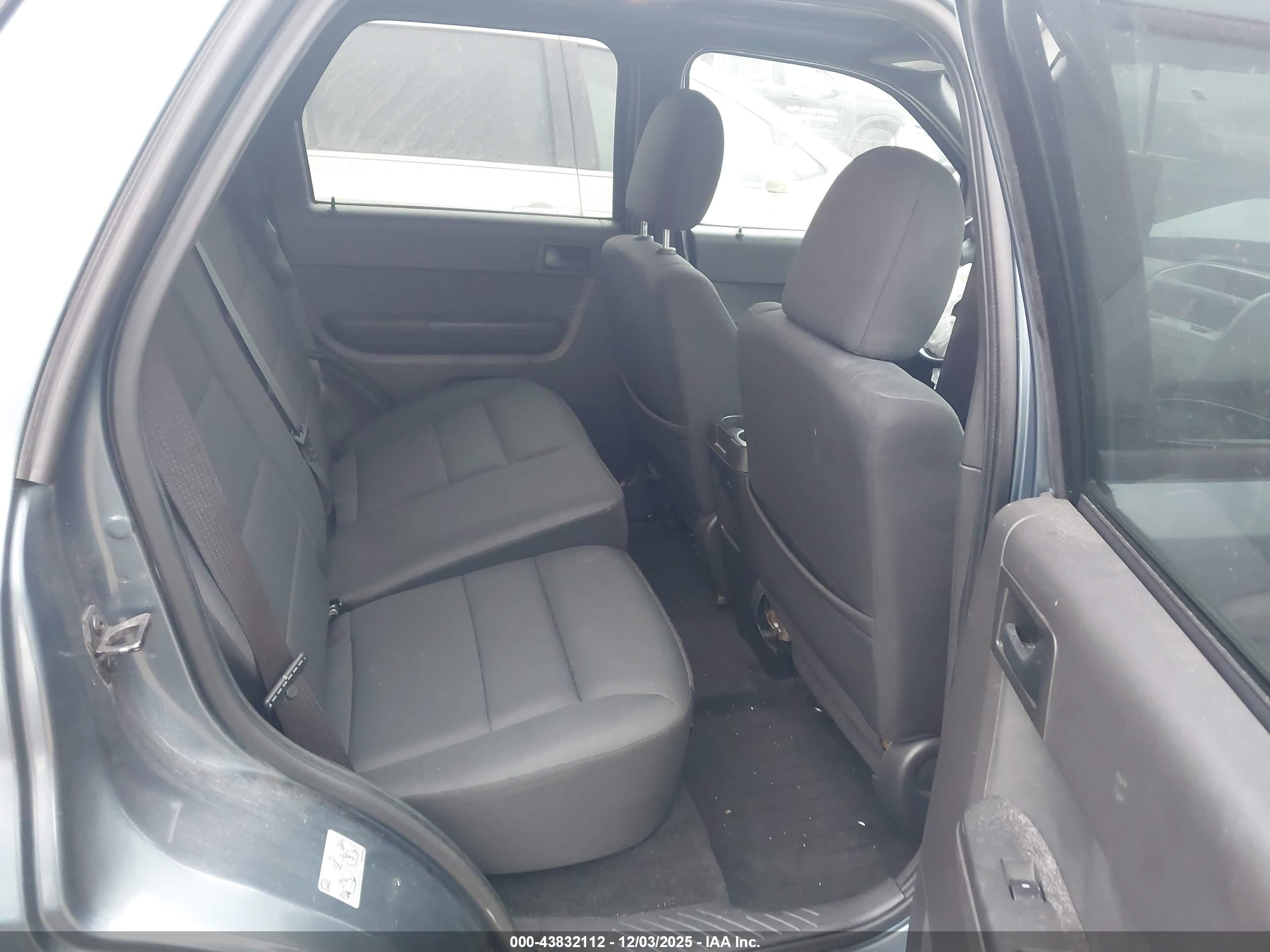 FORD ESCAPE image 8