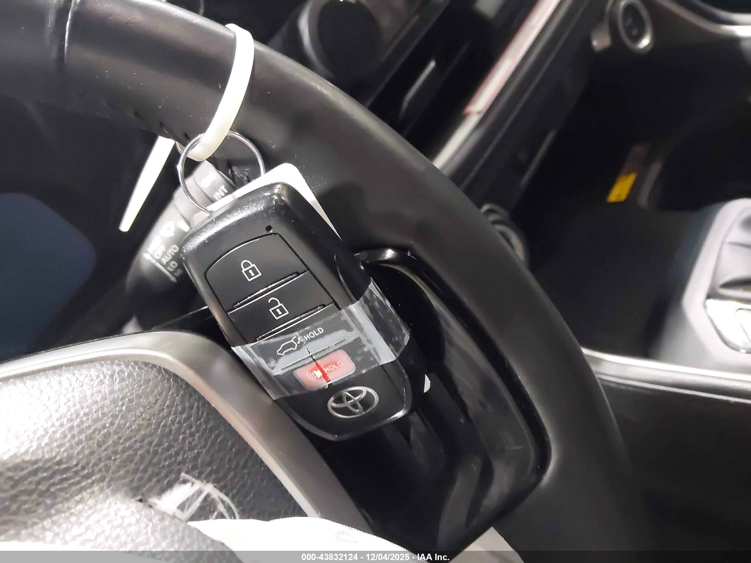 TOYOTA GRAND image 11