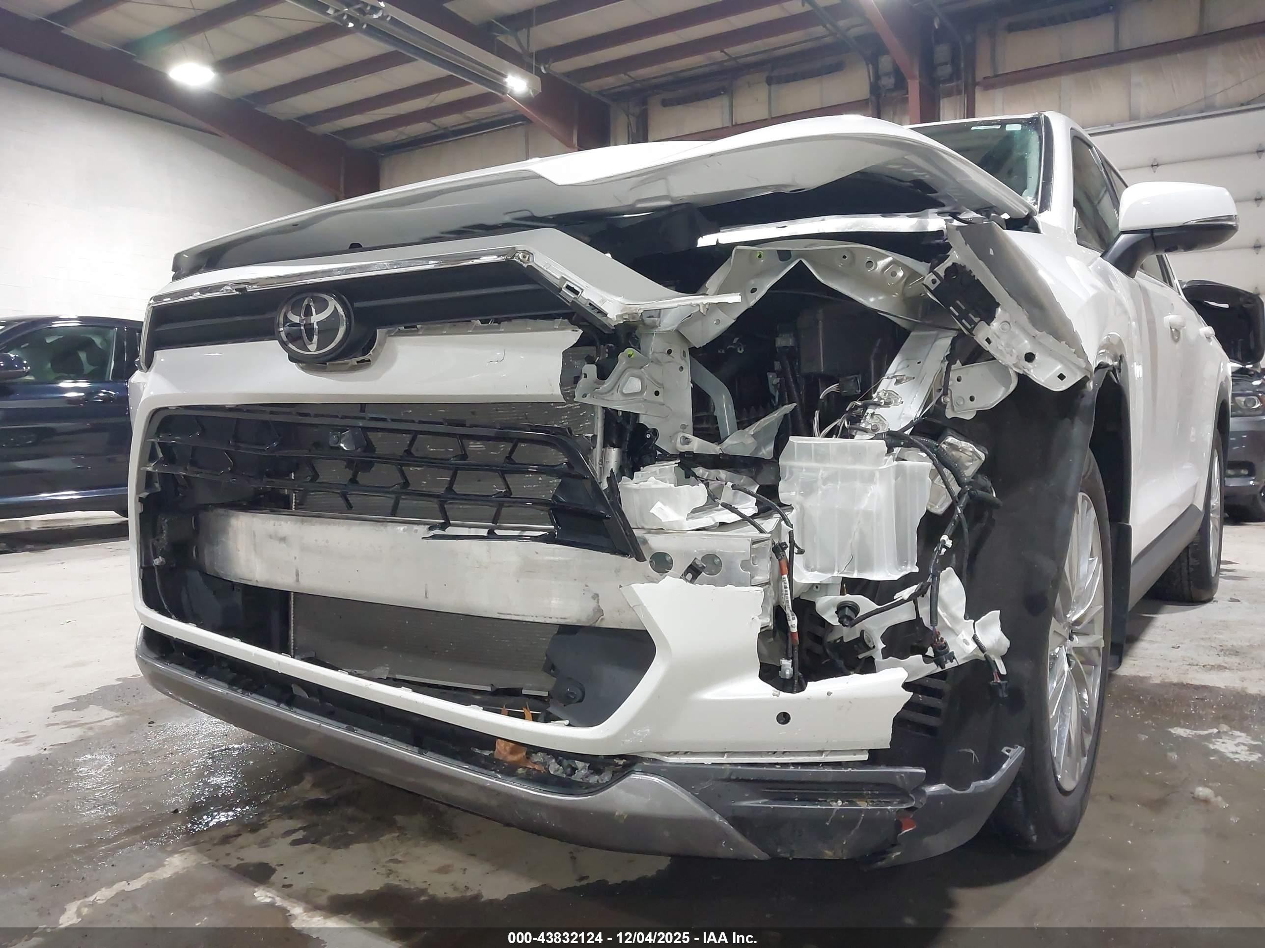 TOYOTA GRAND image 6