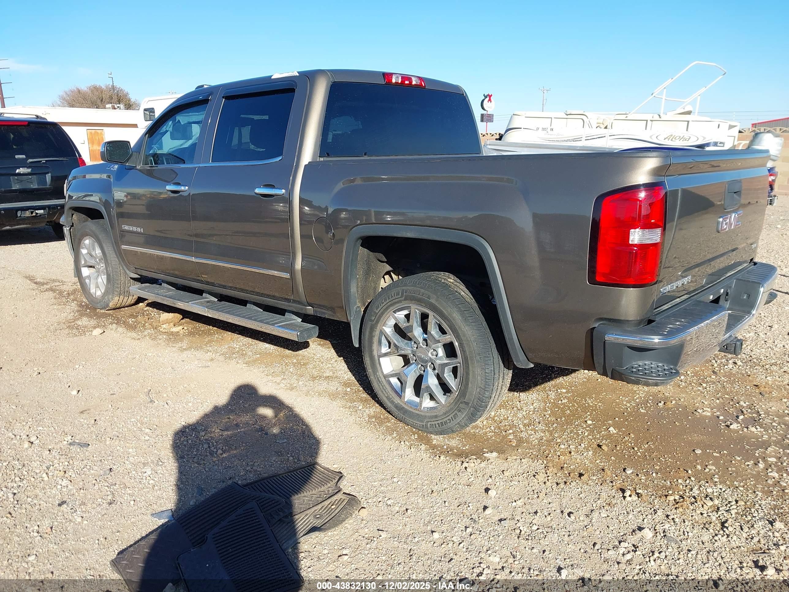 GMC SIERRA image 3