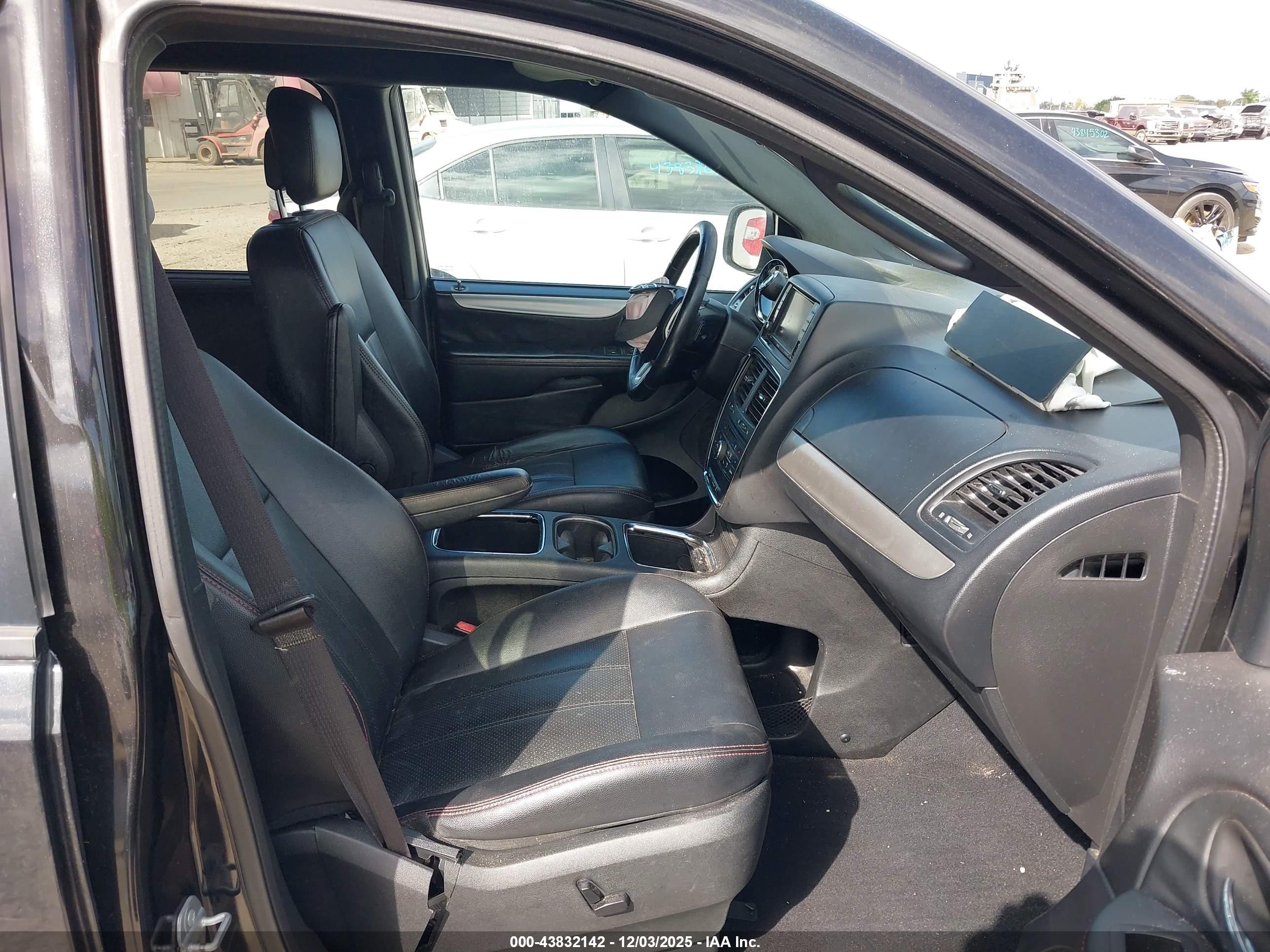 DODGE GRAND image 5