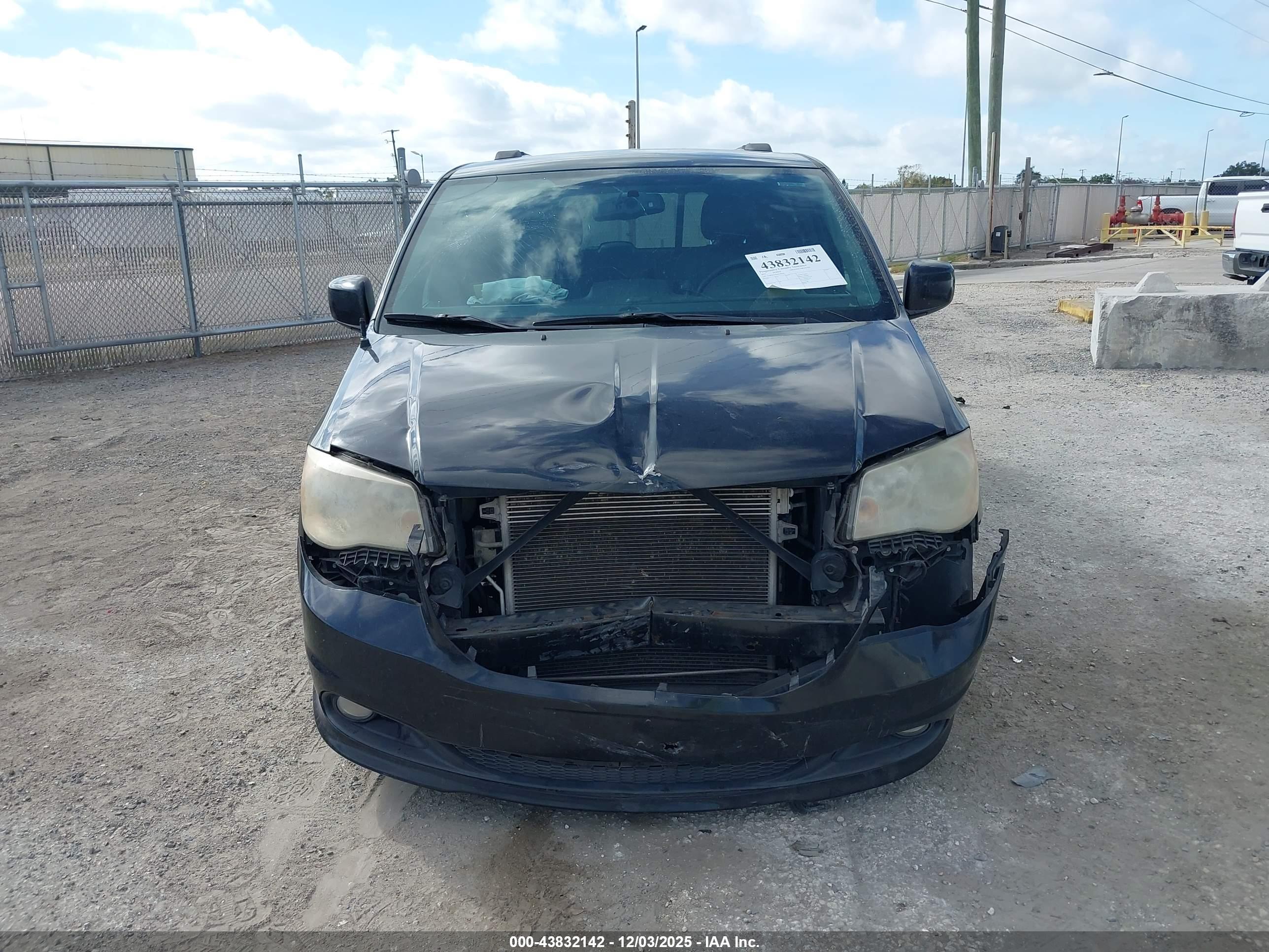 DODGE GRAND image 6
