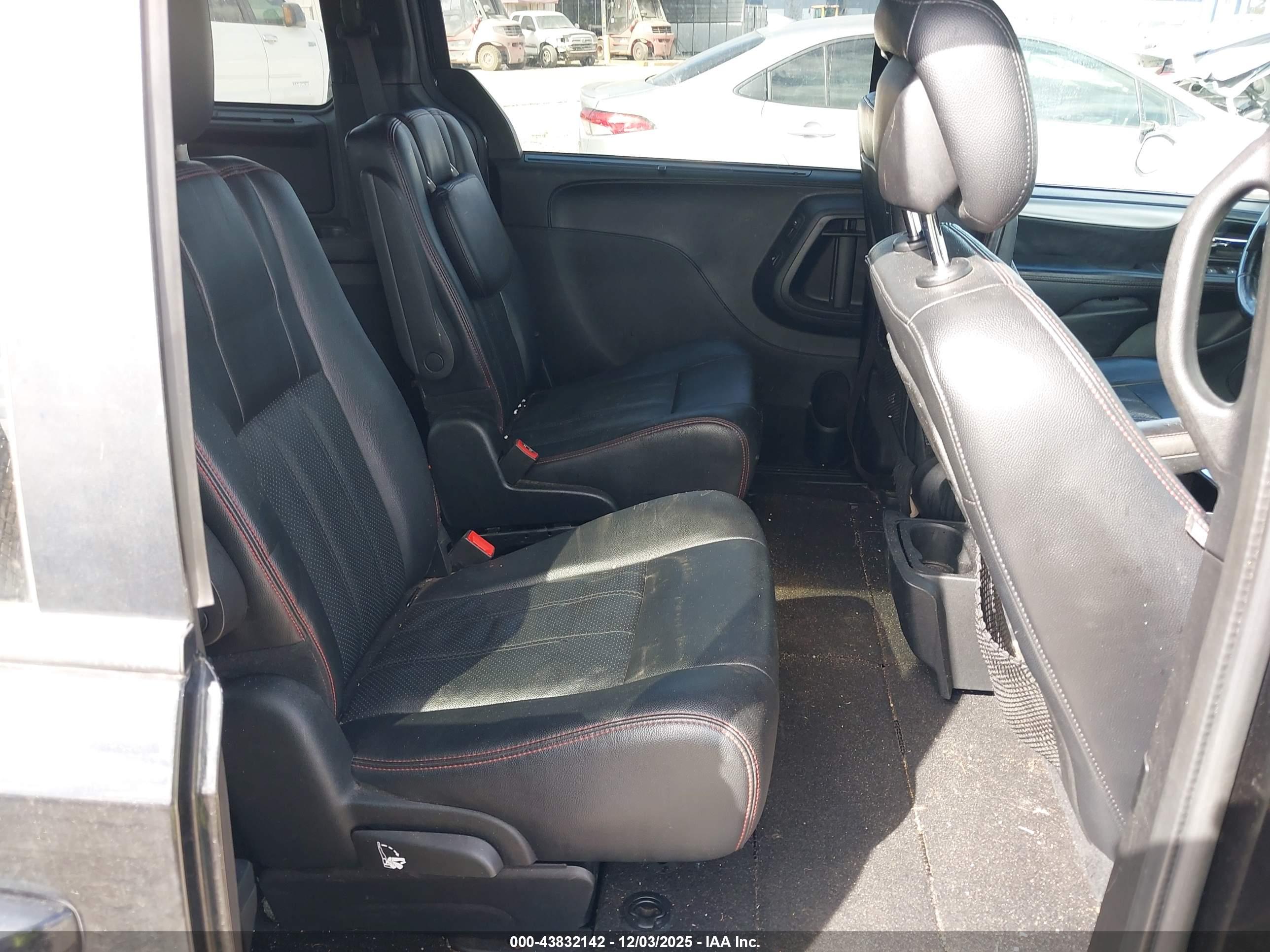 DODGE GRAND image 8