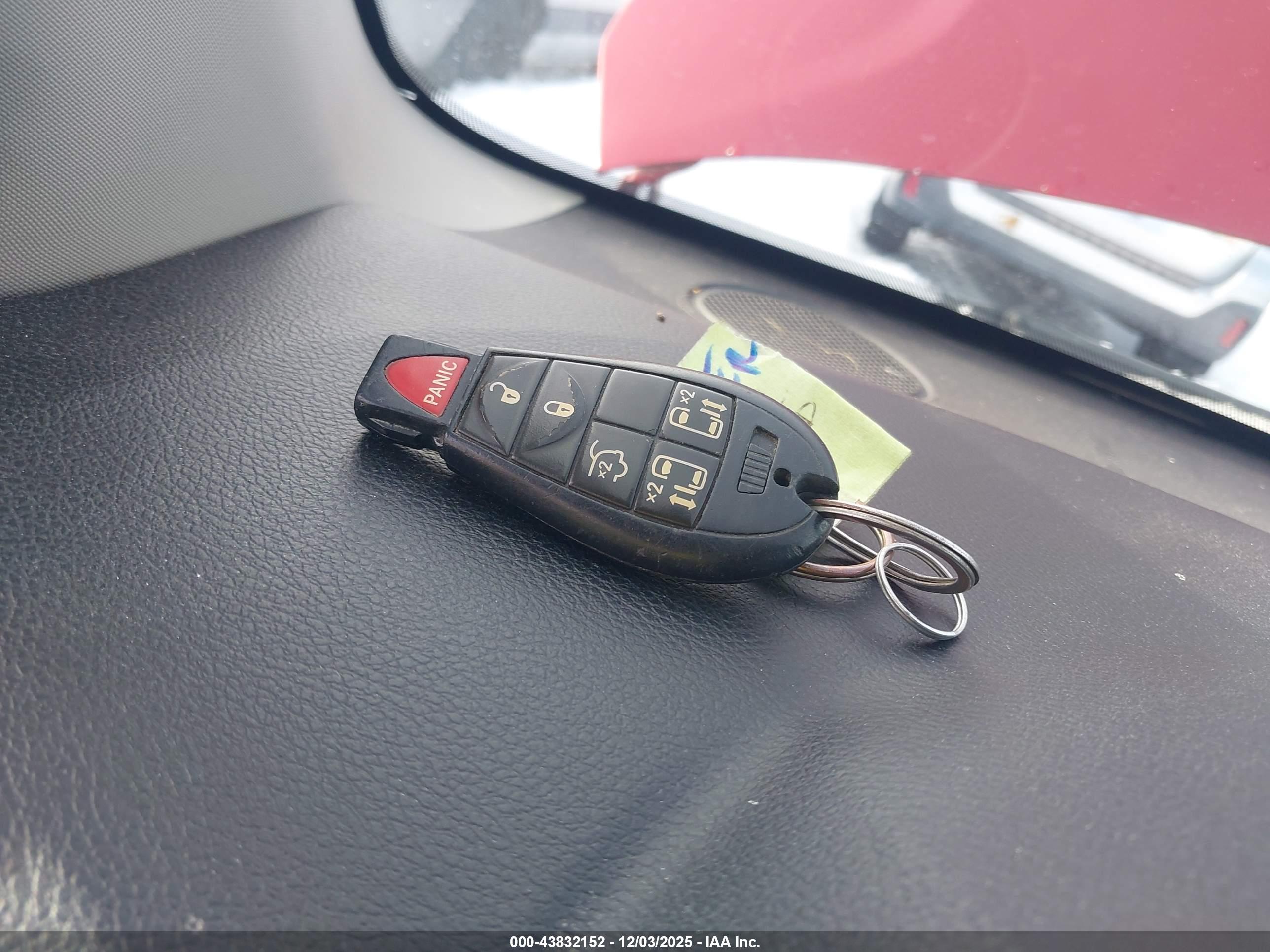 CHRYSLER TOWN image 11