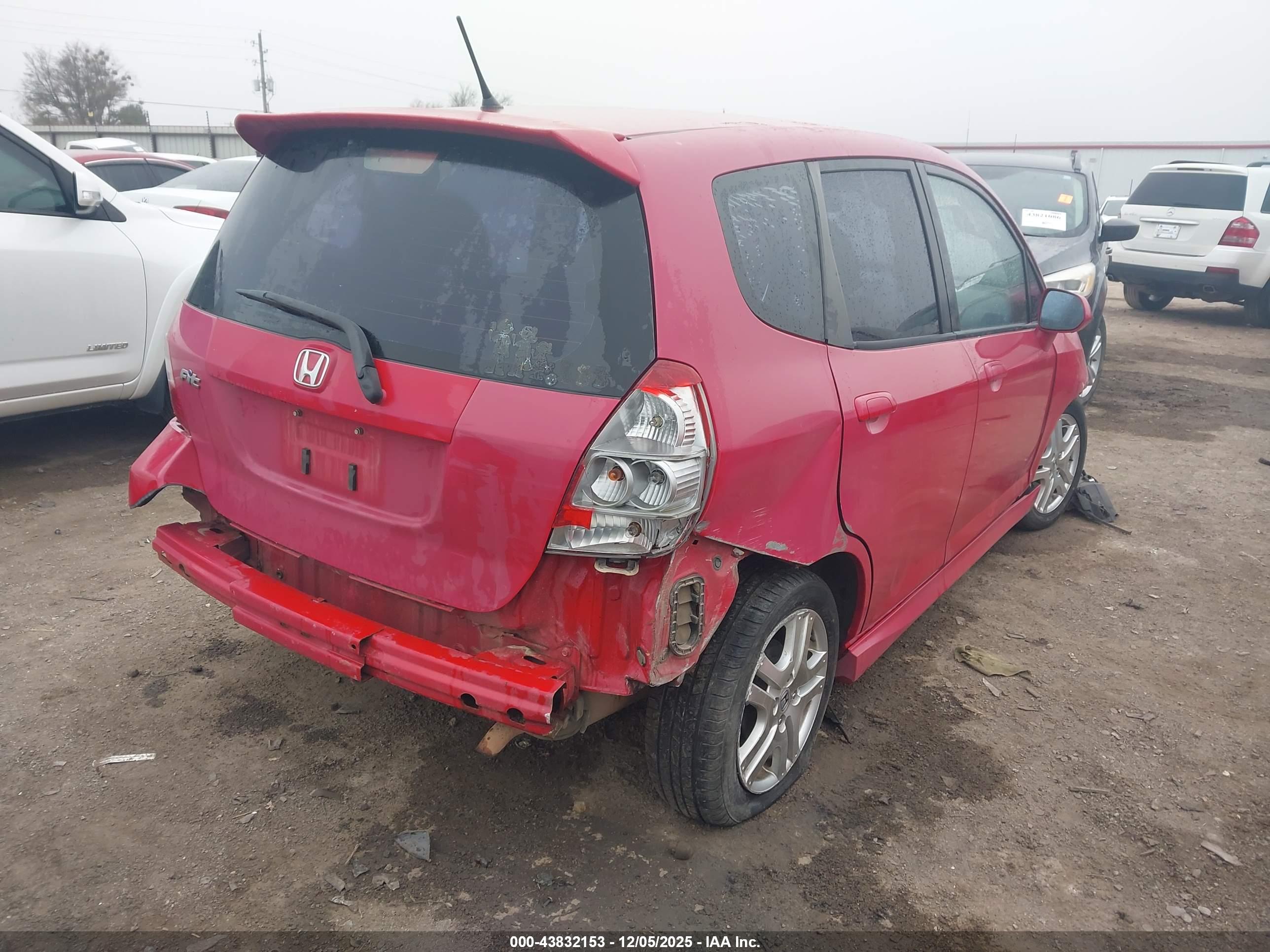 HONDA FIT image 4