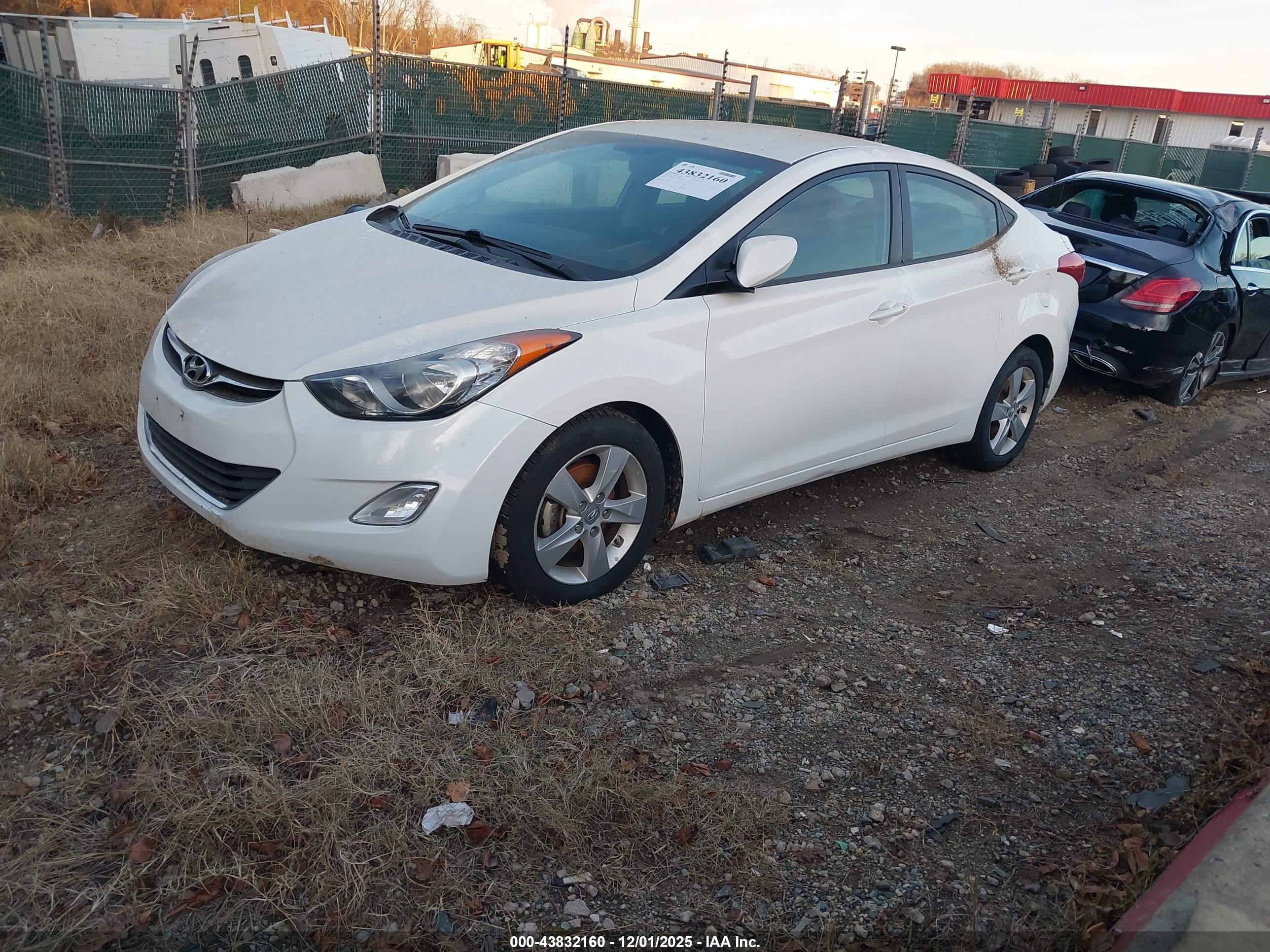 HYUNDAI ELANTRA image 2