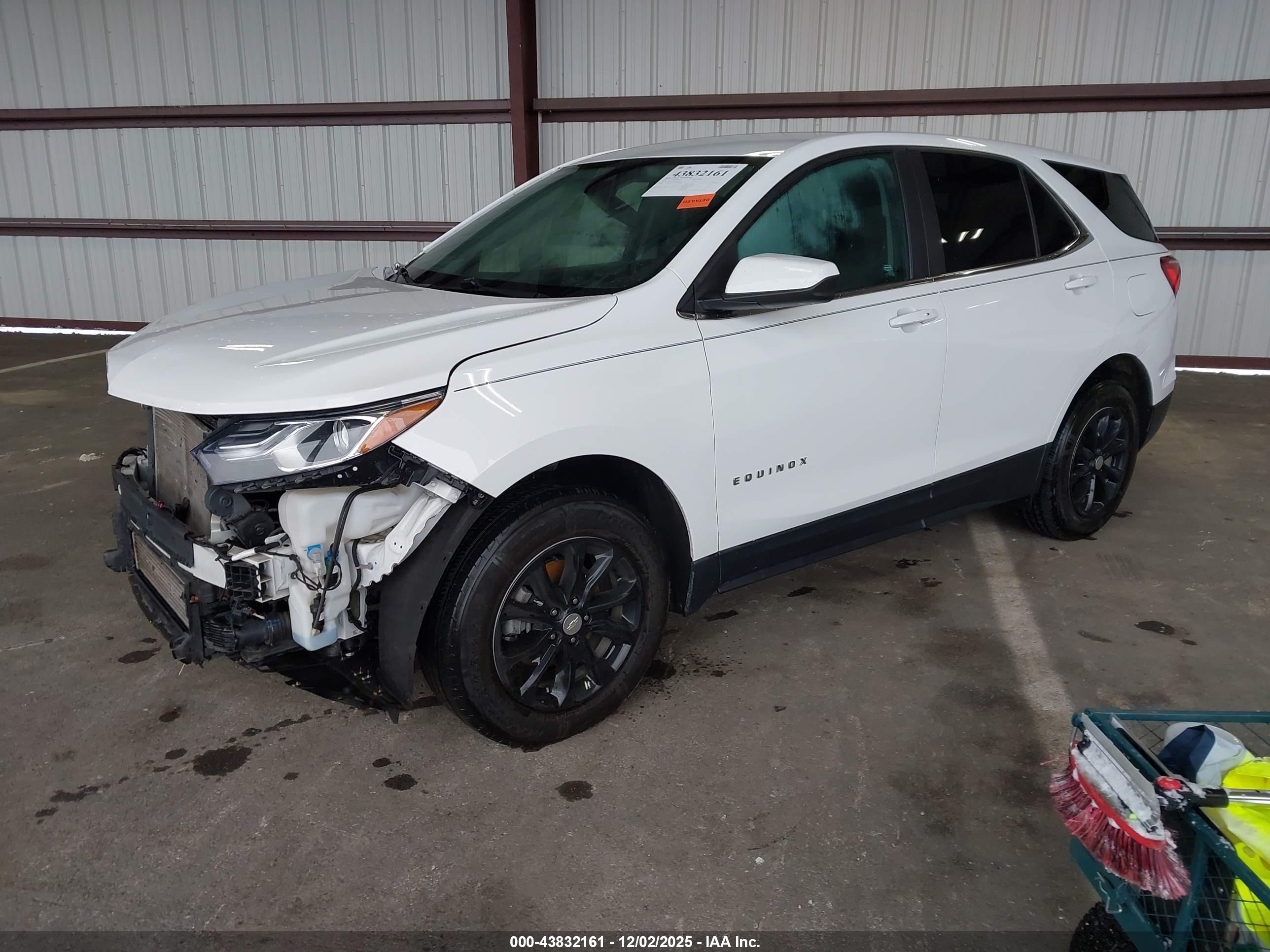 CHEVROLET EQUINOX image 2