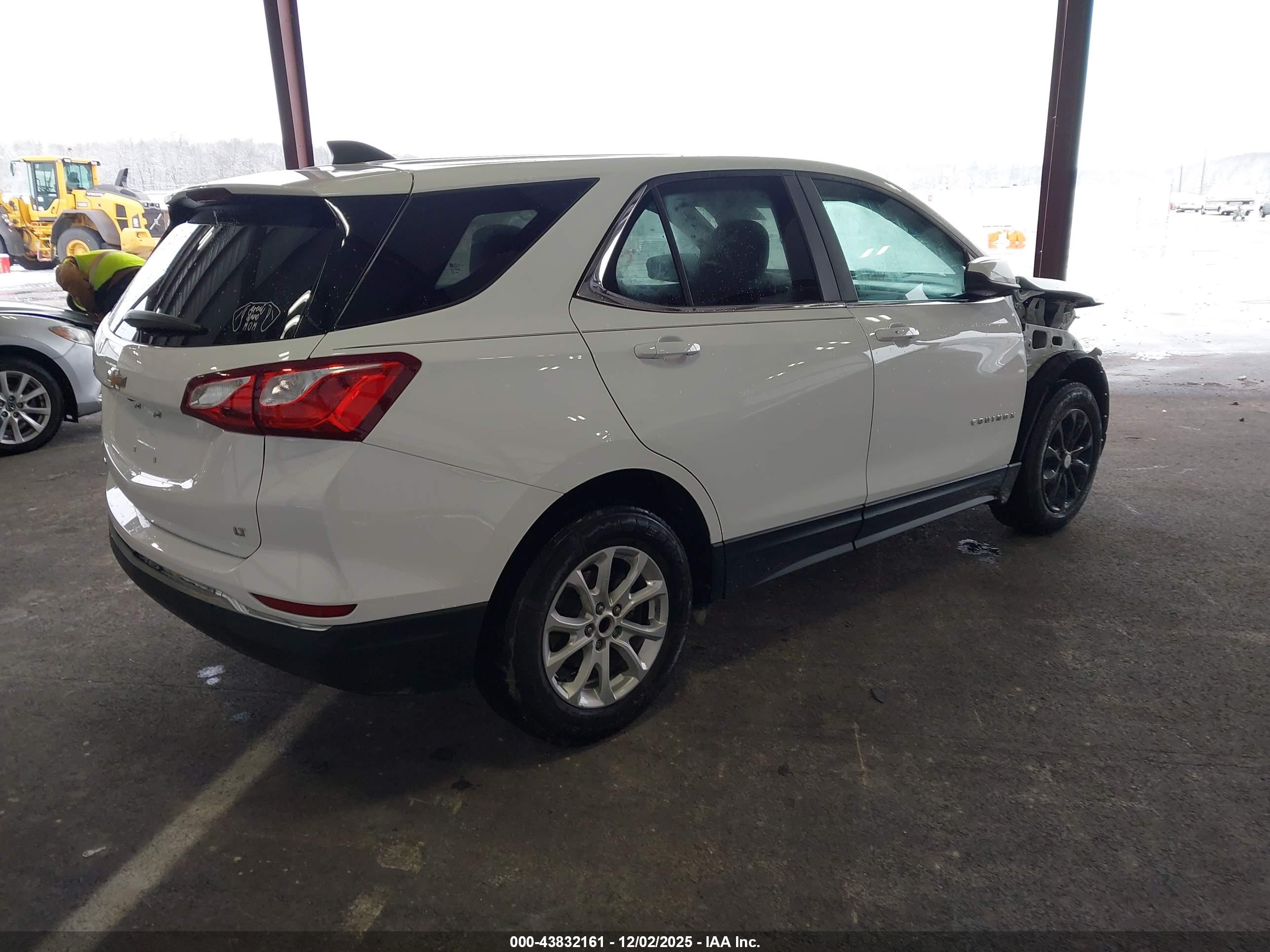 CHEVROLET EQUINOX image 4