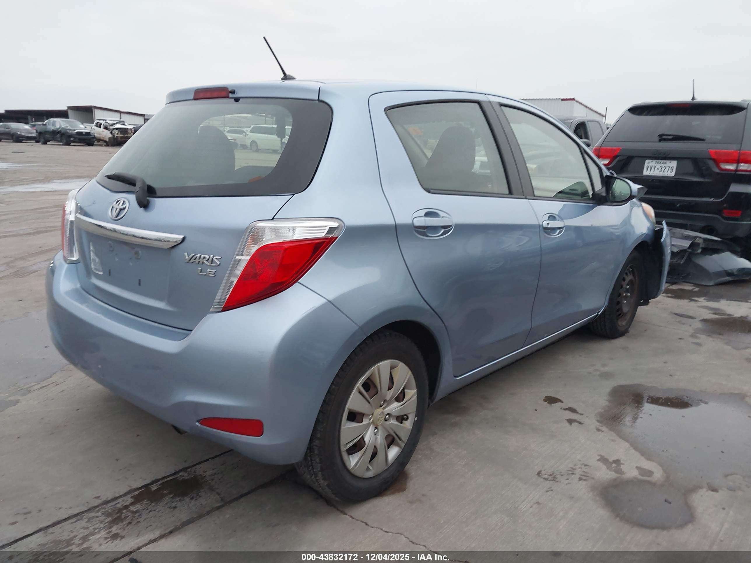 TOYOTA YARIS image 4