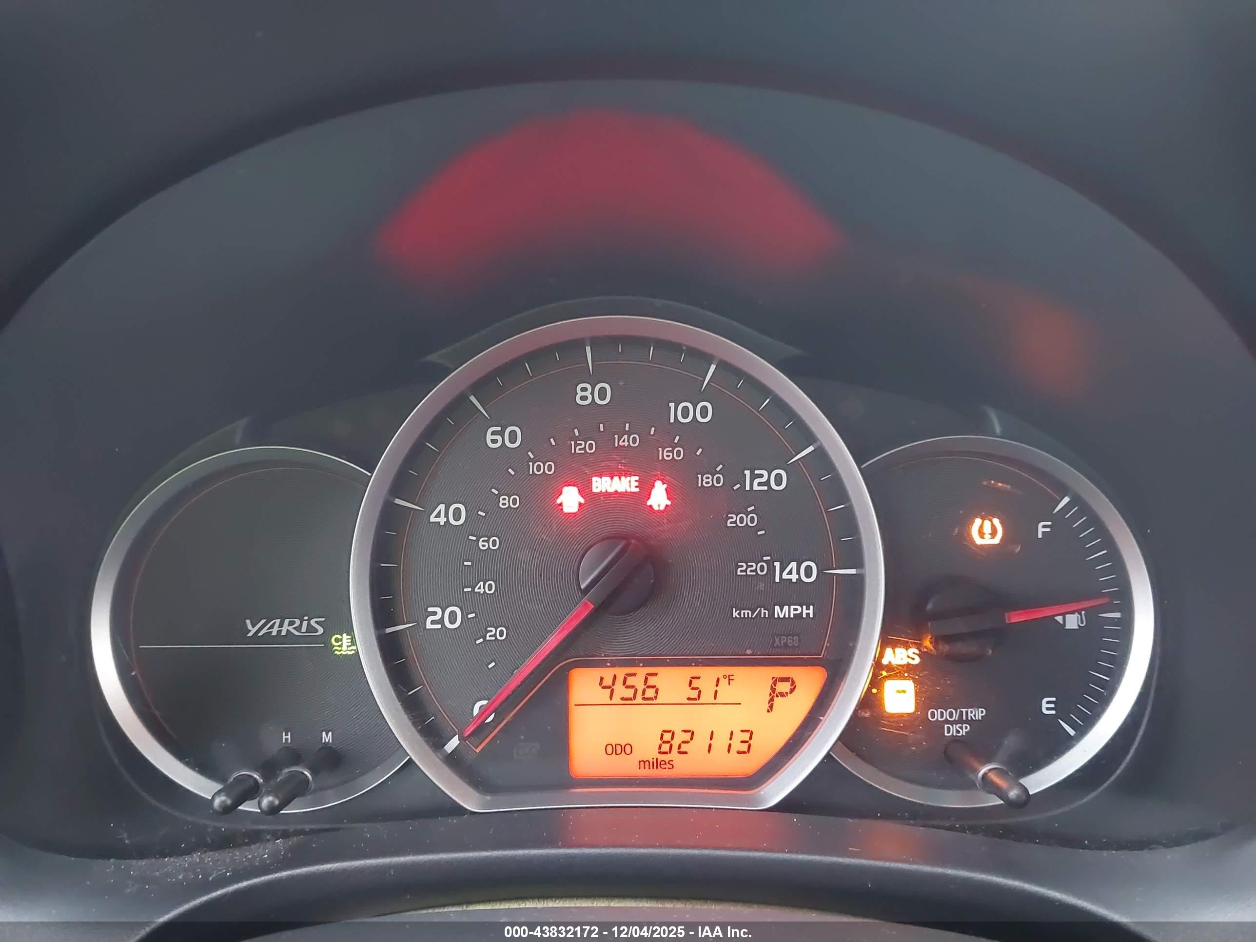 TOYOTA YARIS image 7