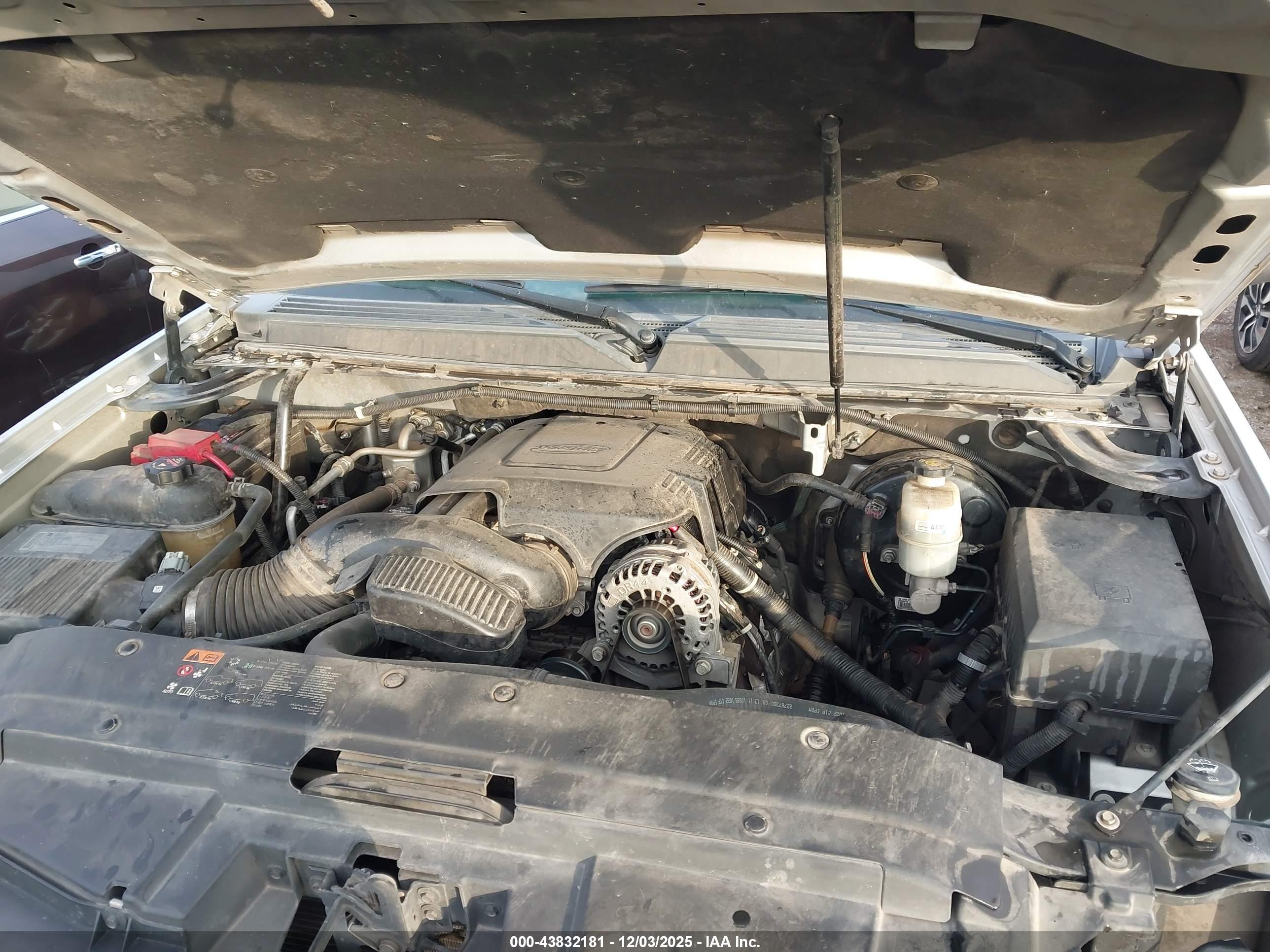CHEVROLET TAHOE image 10