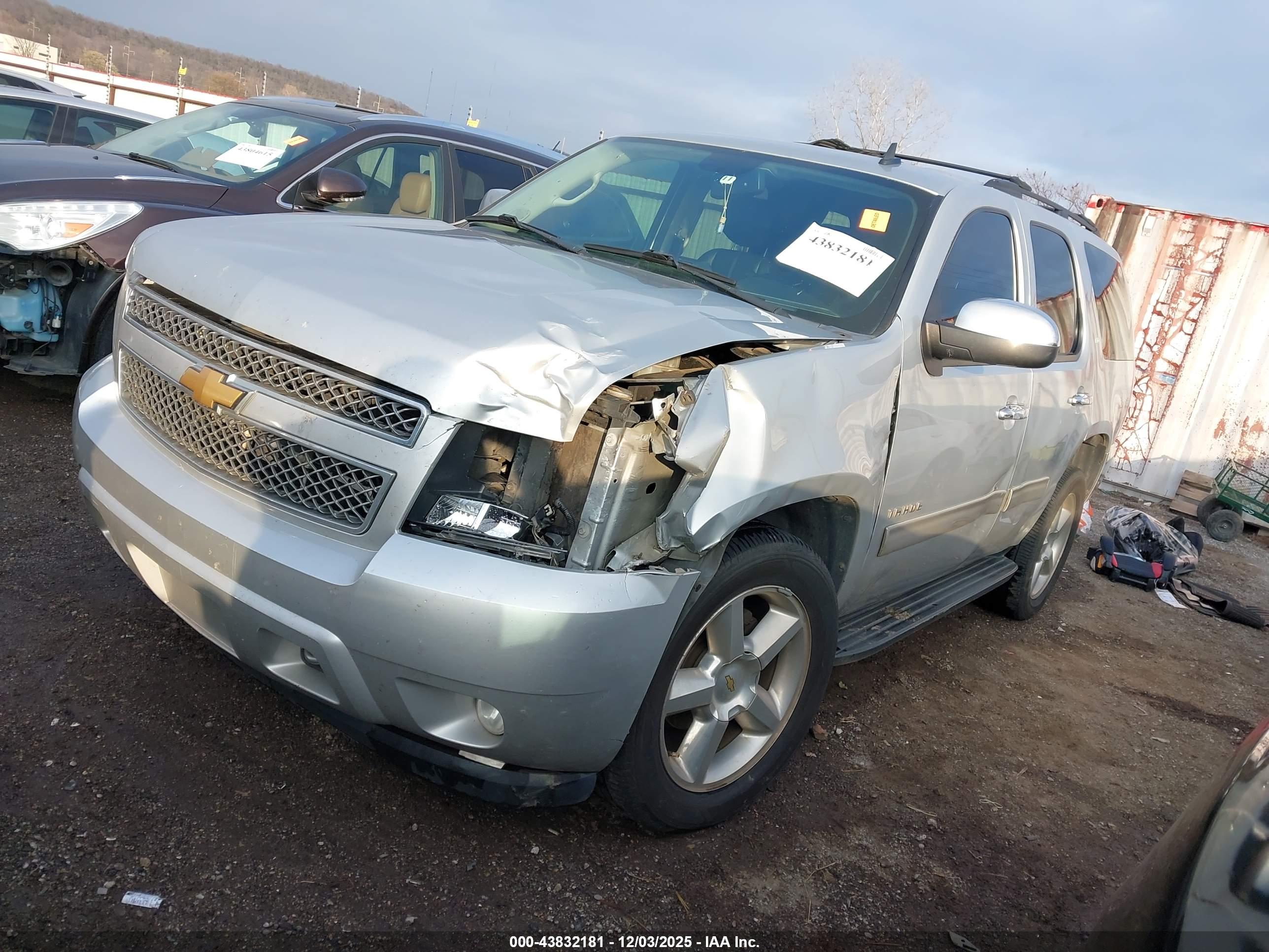 CHEVROLET TAHOE image 2