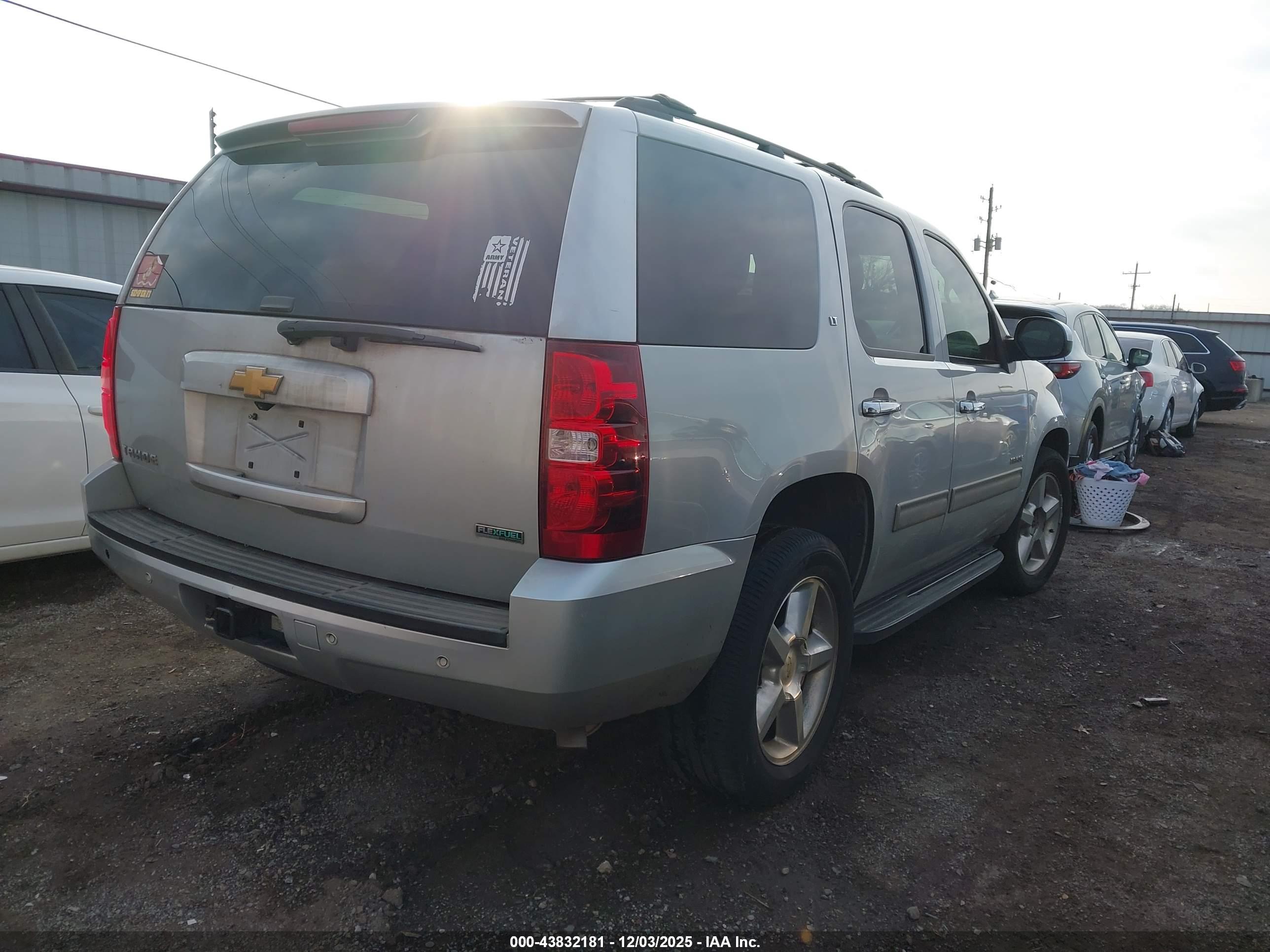 CHEVROLET TAHOE image 4