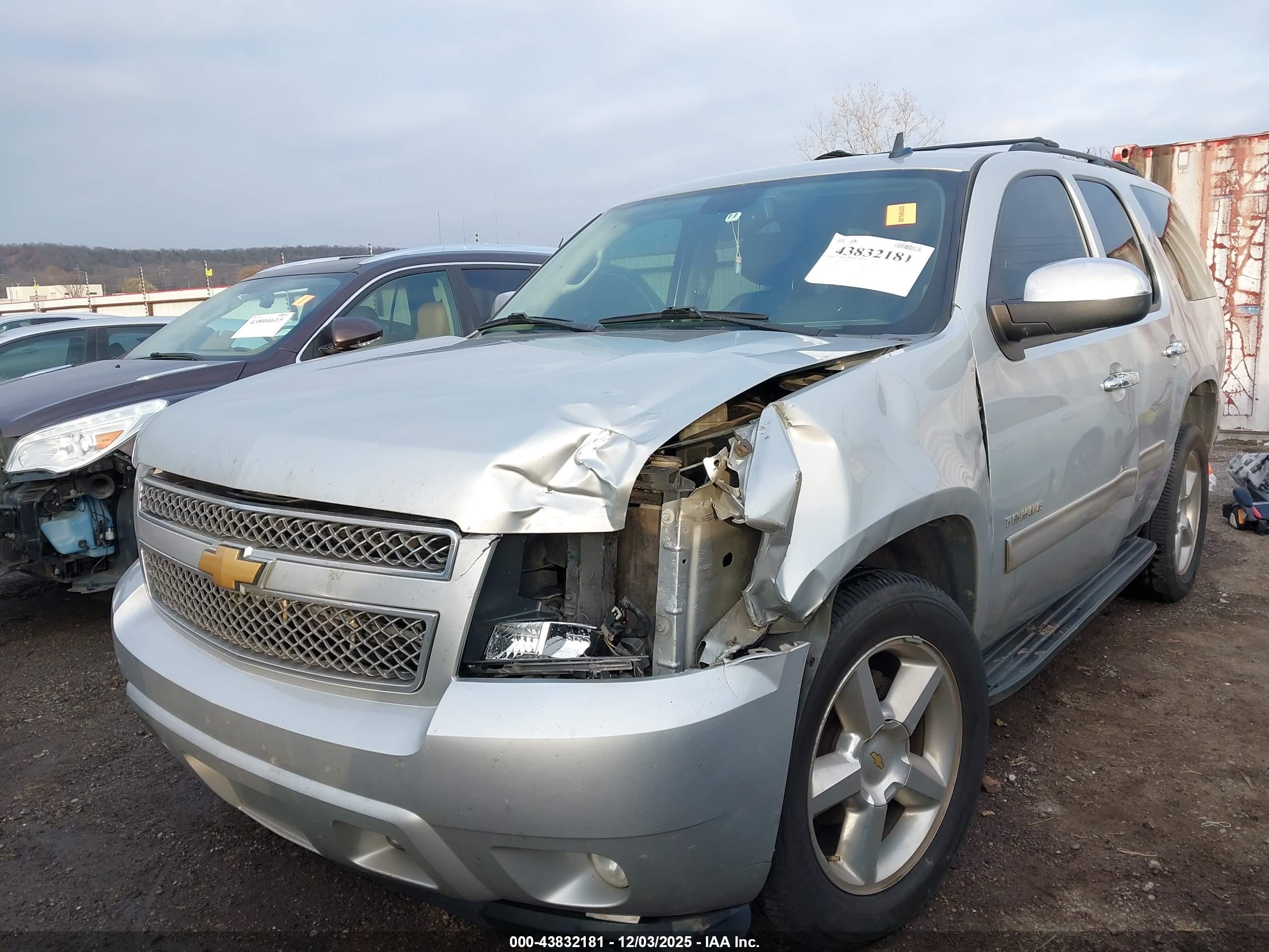 CHEVROLET TAHOE image 6