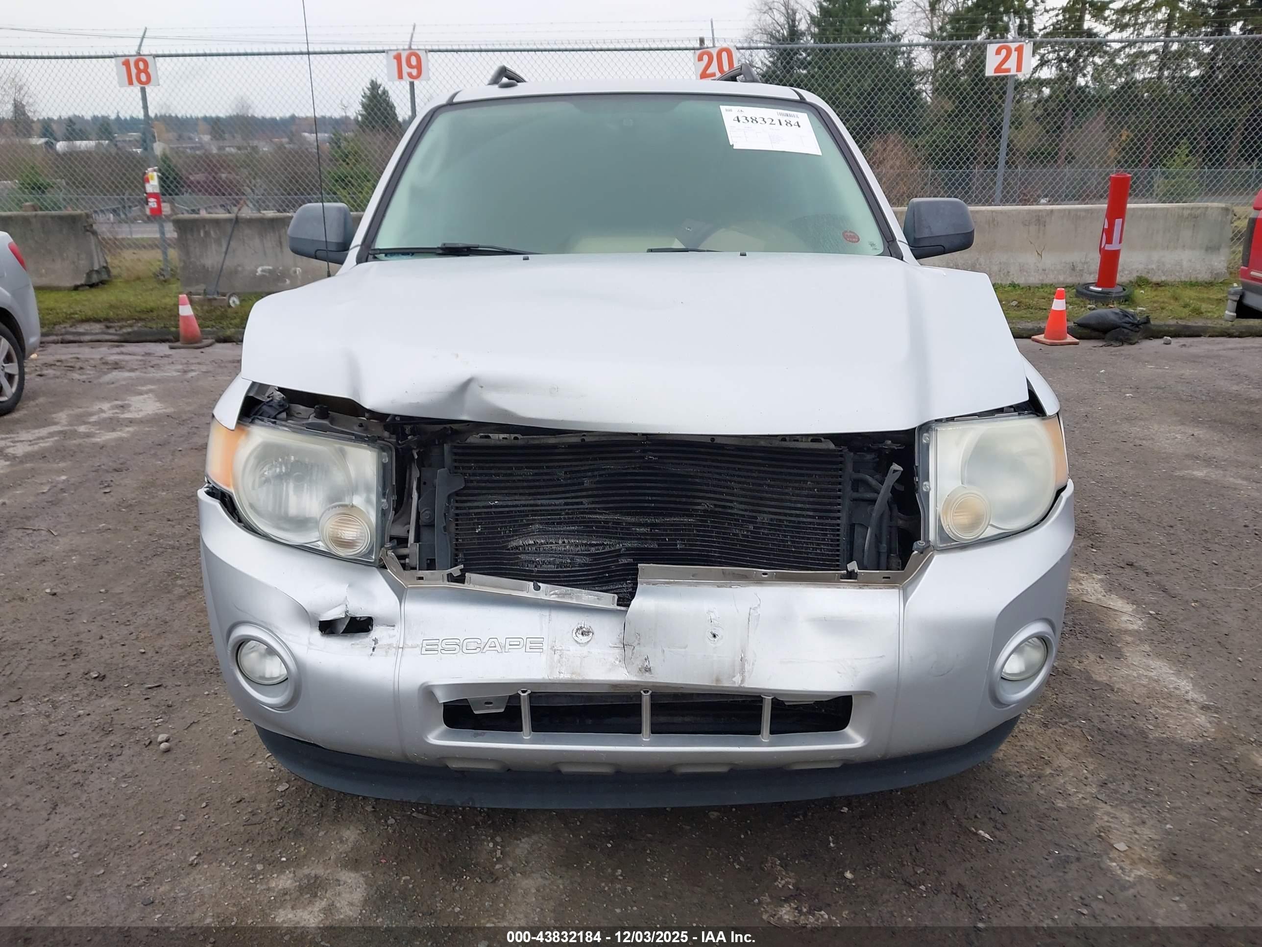 FORD ESCAPE image 6