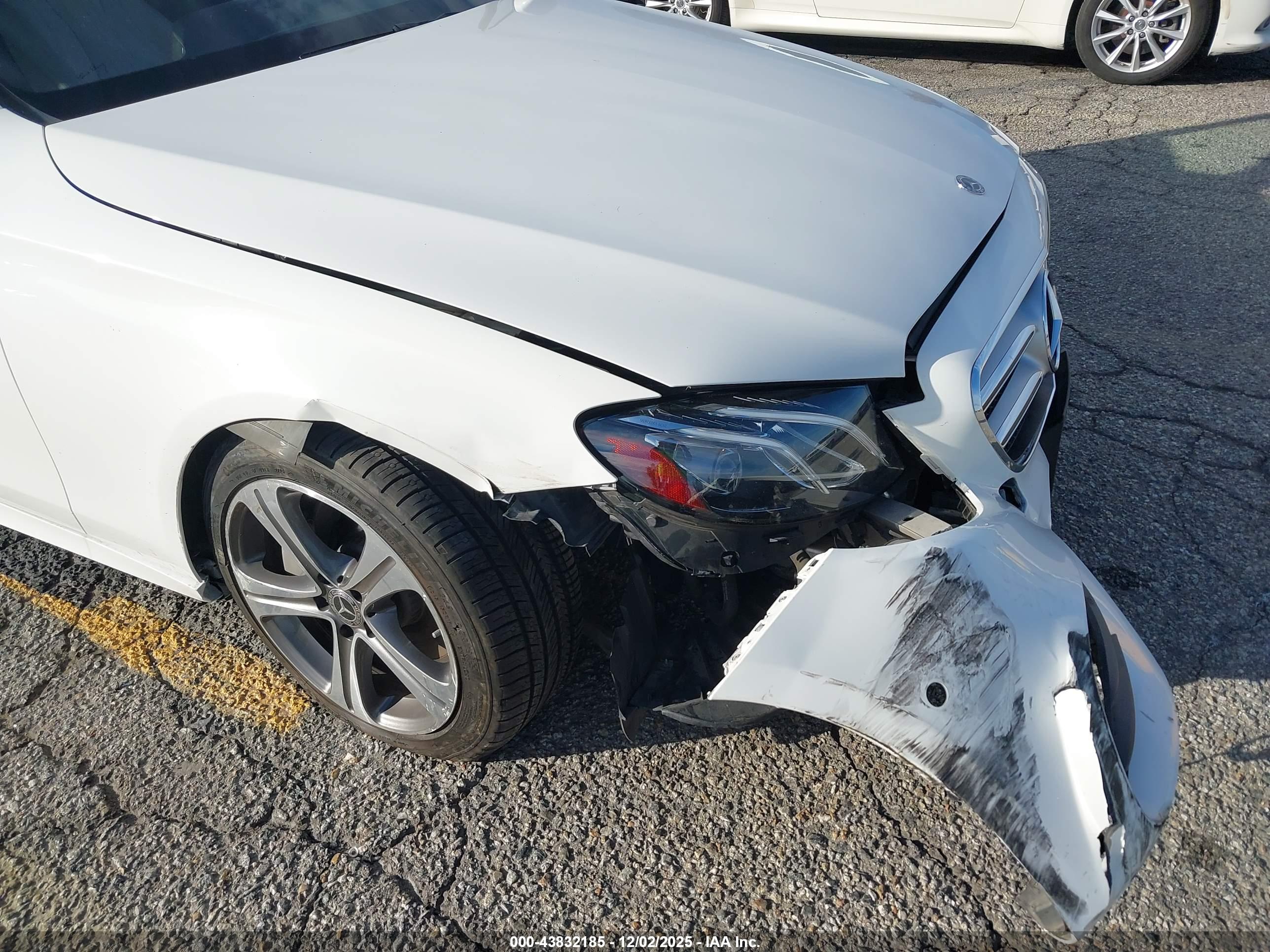 MERCEDES-BENZ E image 6