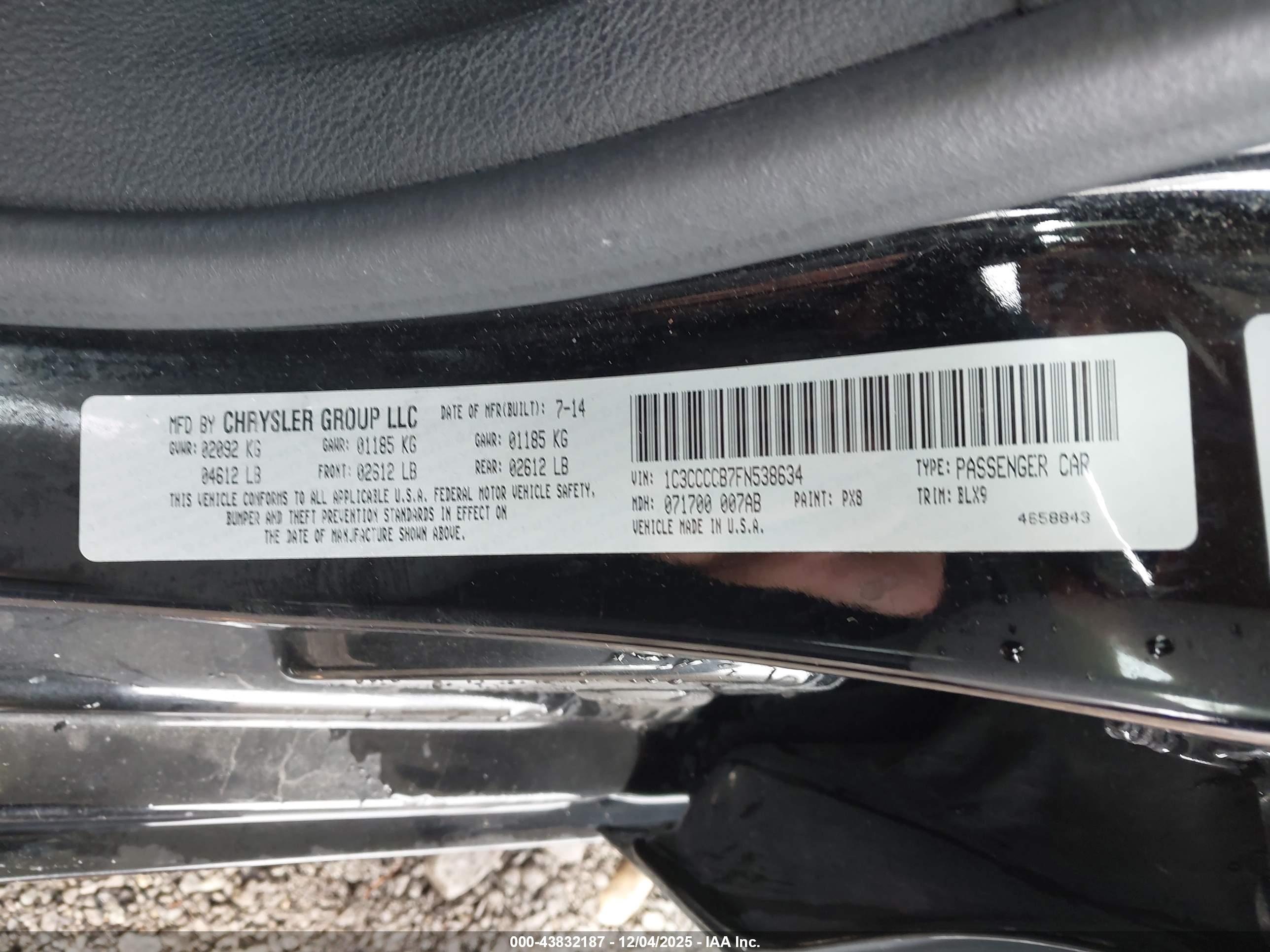 CHRYSLER 200 image 9