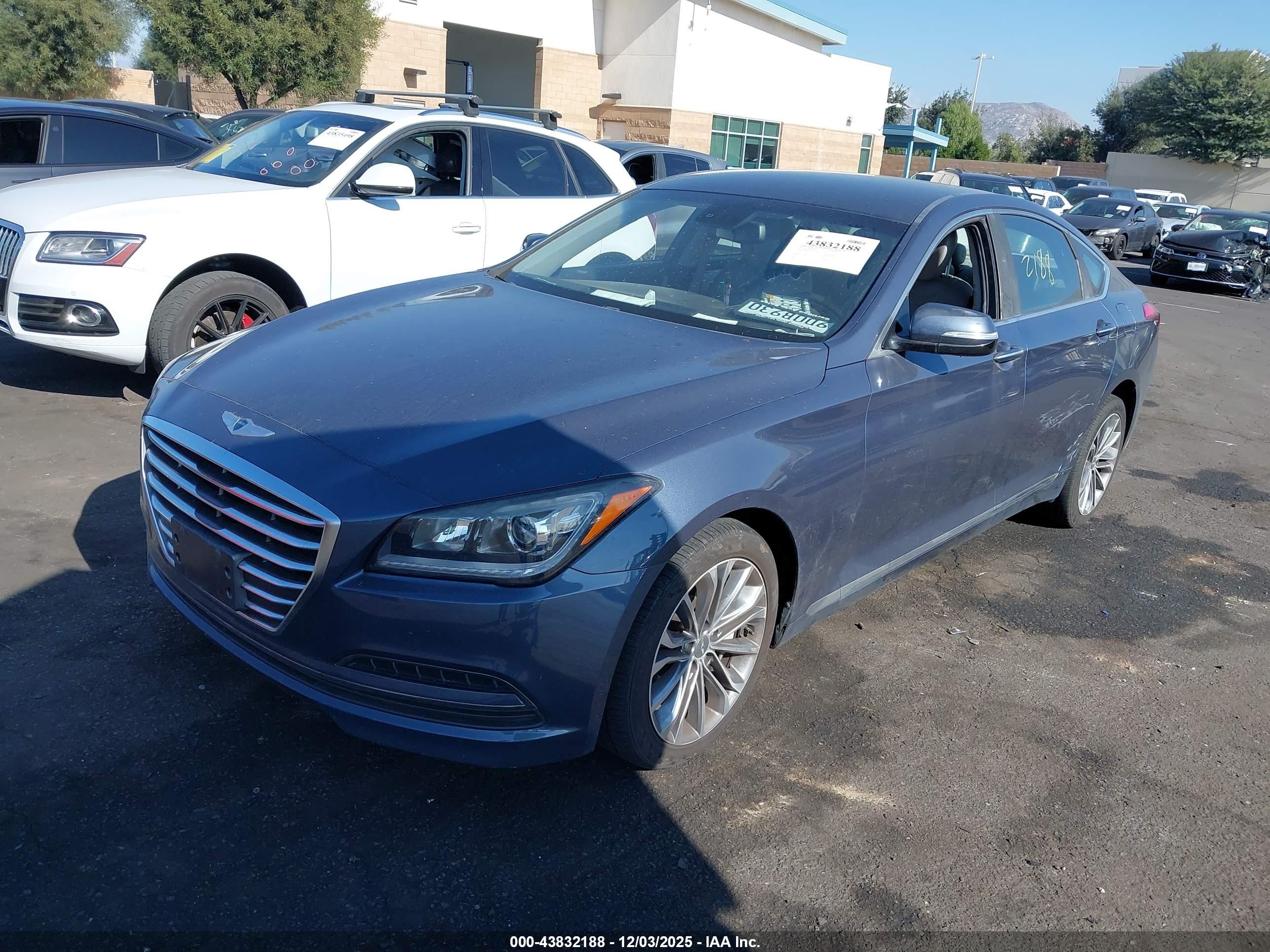 HYUNDAI GENESIS image 2