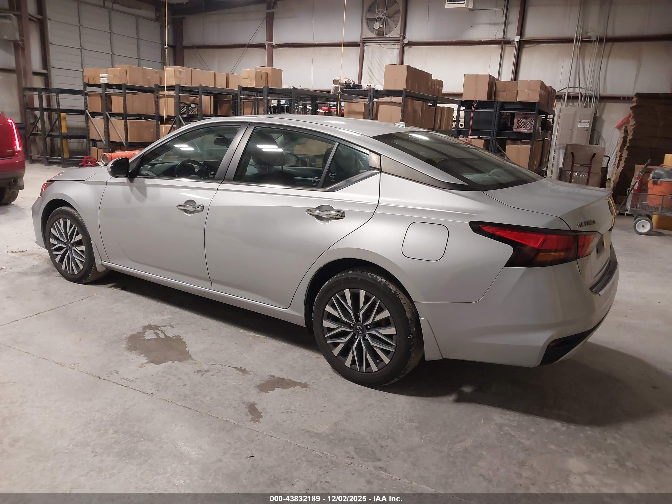 NISSAN ALTIMA image 3