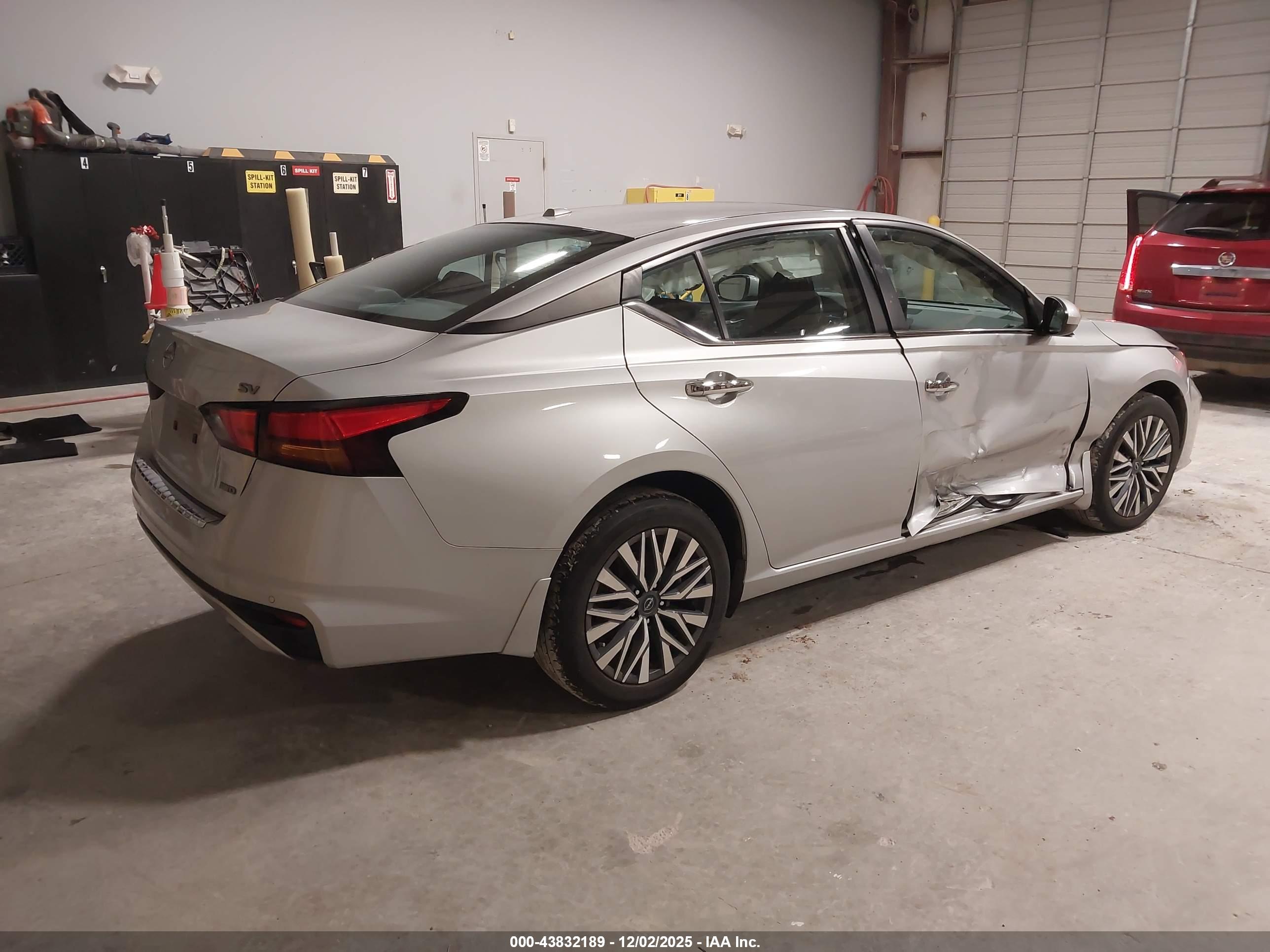 NISSAN ALTIMA image 4