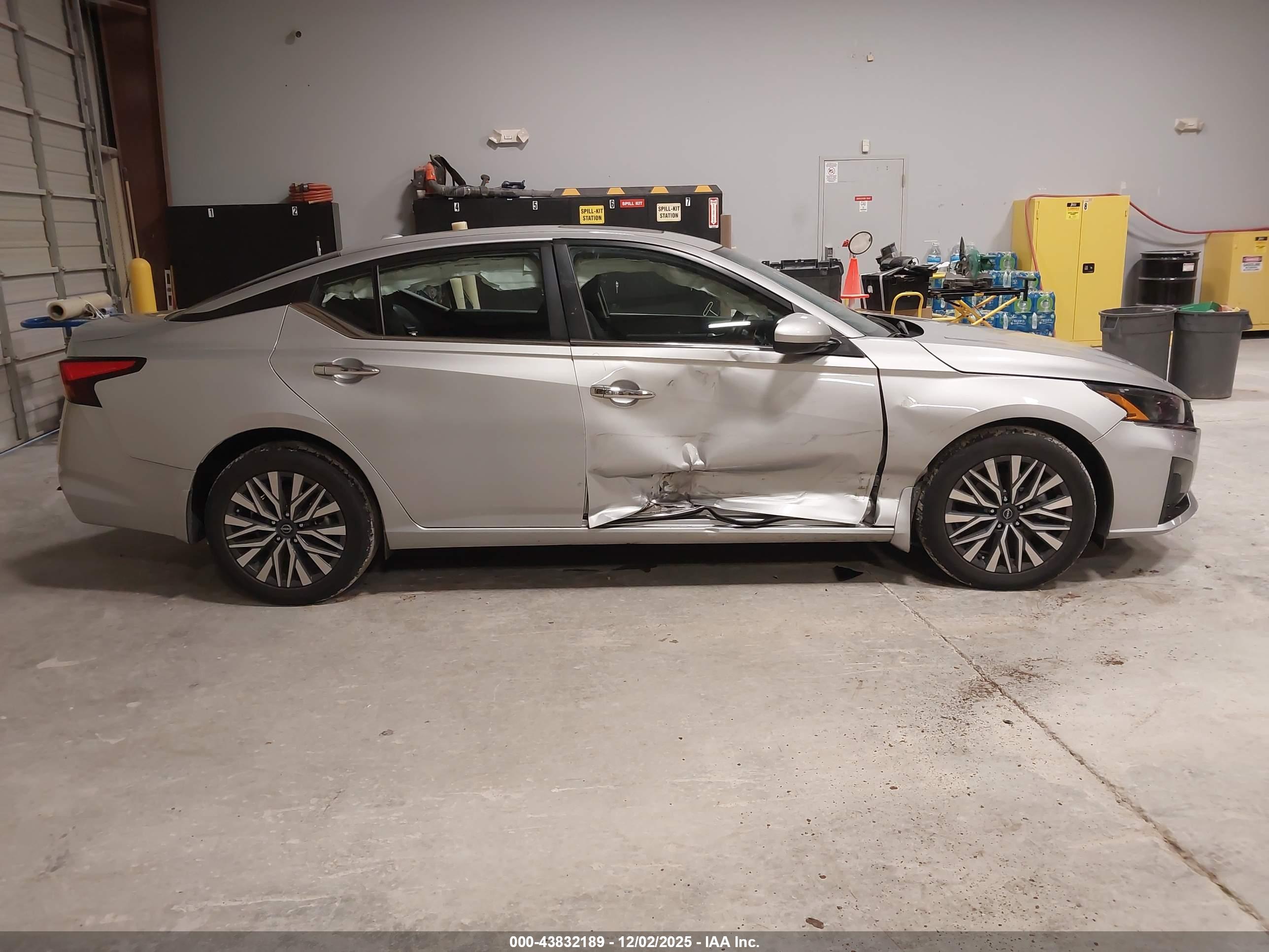 NISSAN ALTIMA image 6