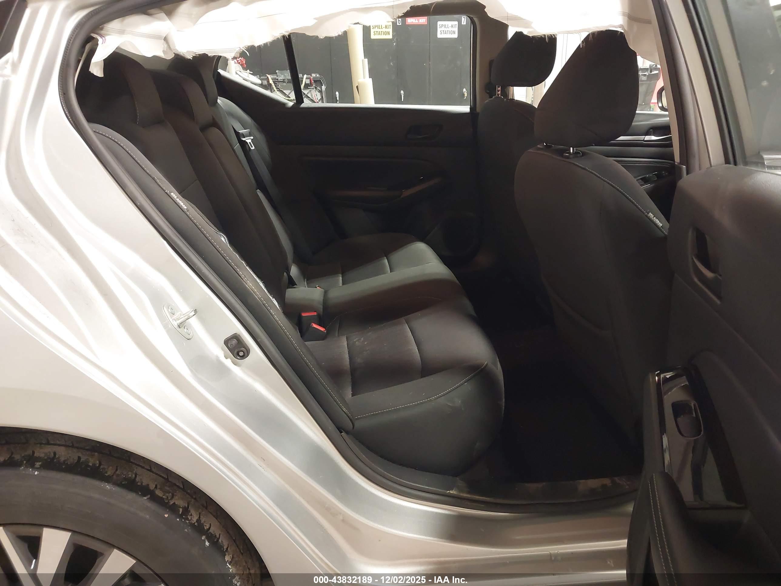 NISSAN ALTIMA image 8