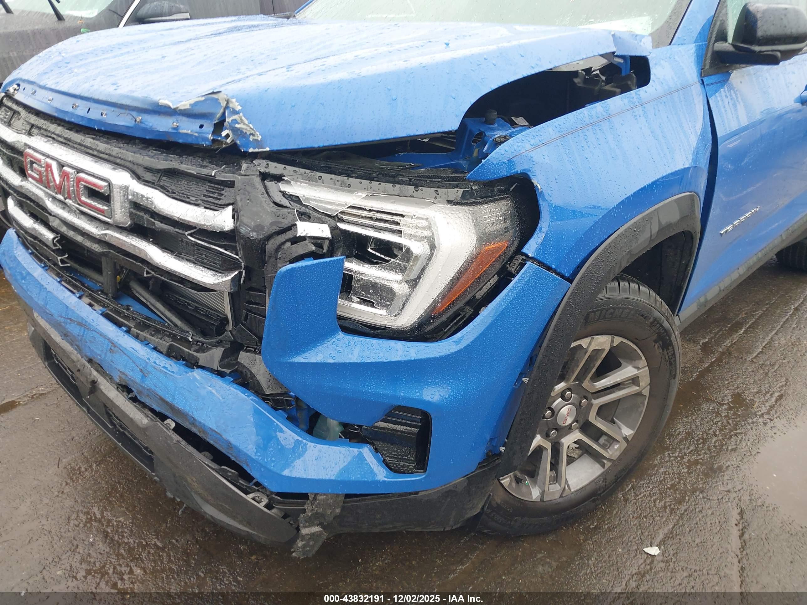 GMC TERRAIN image 6