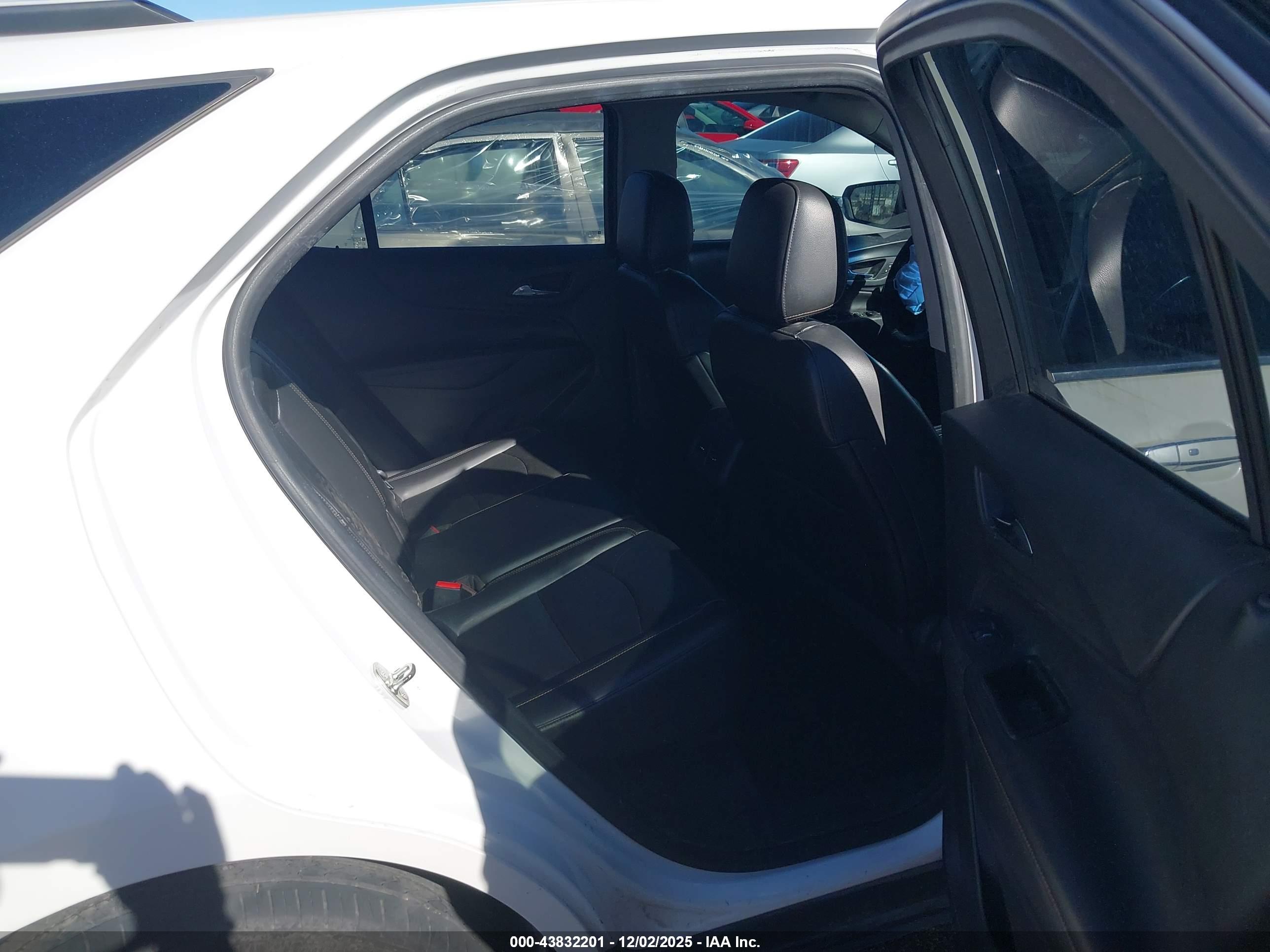 CHEVROLET EQUINOX image 8