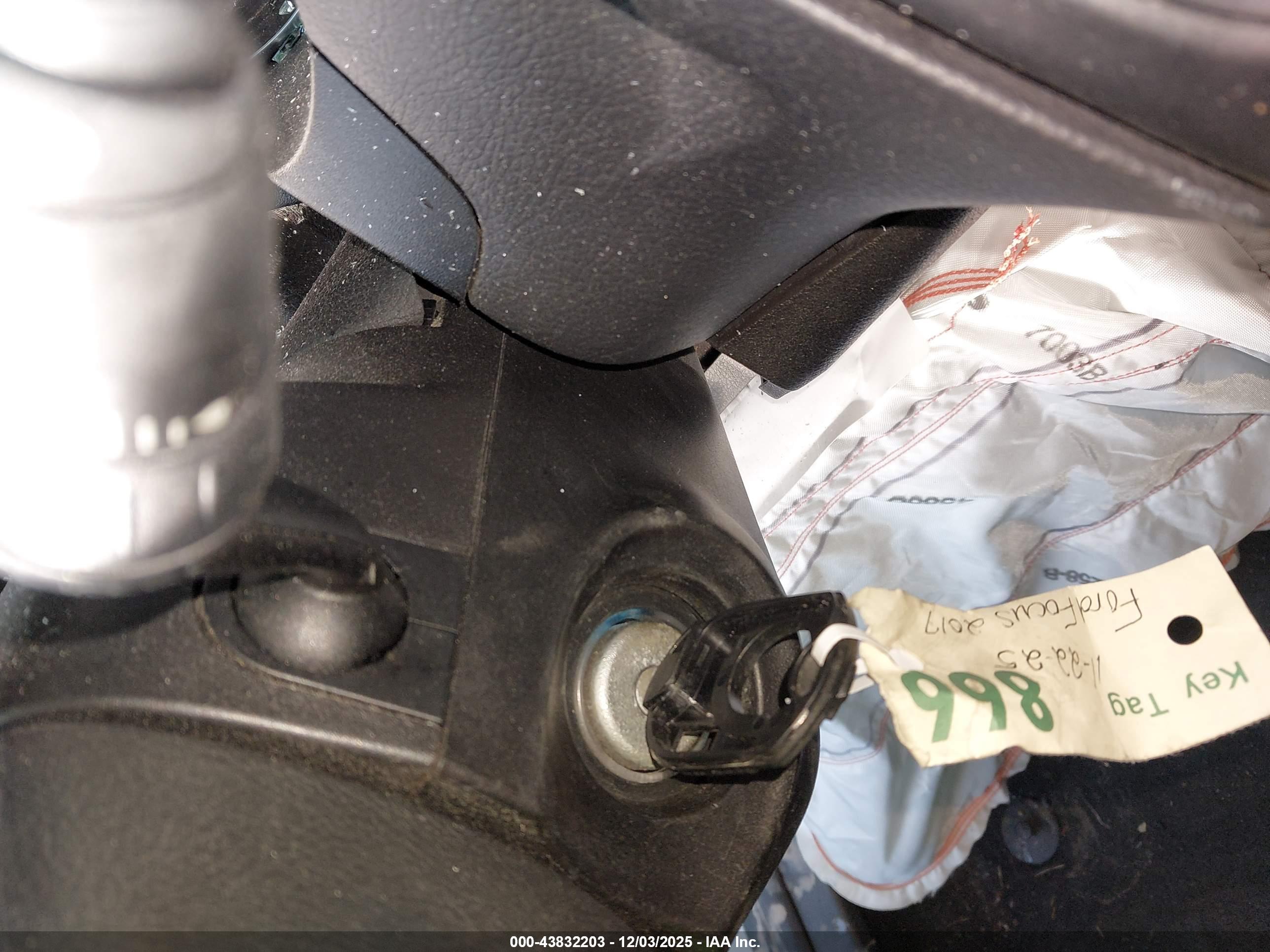 FORD FOCUS image 11