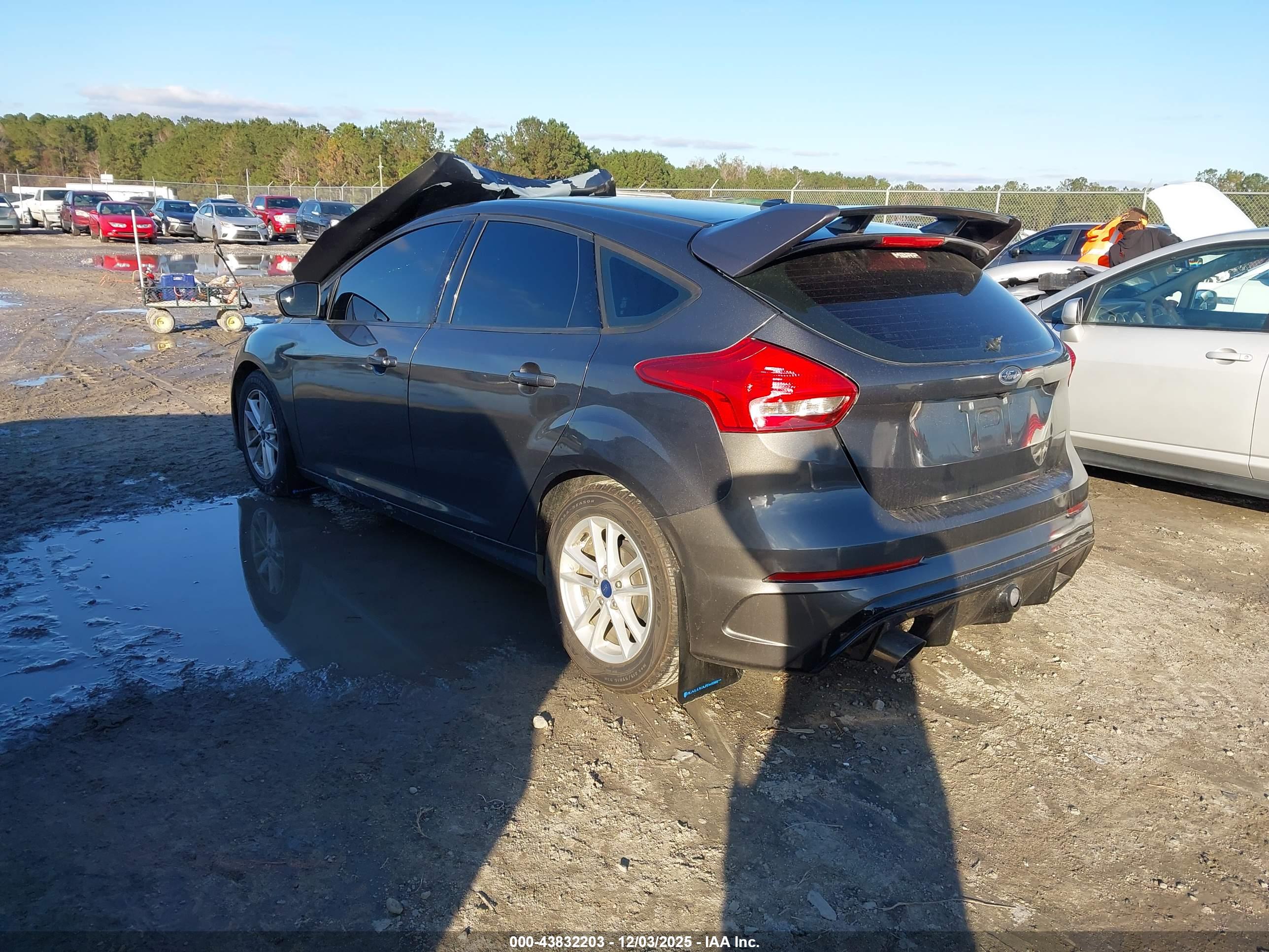FORD FOCUS image 3