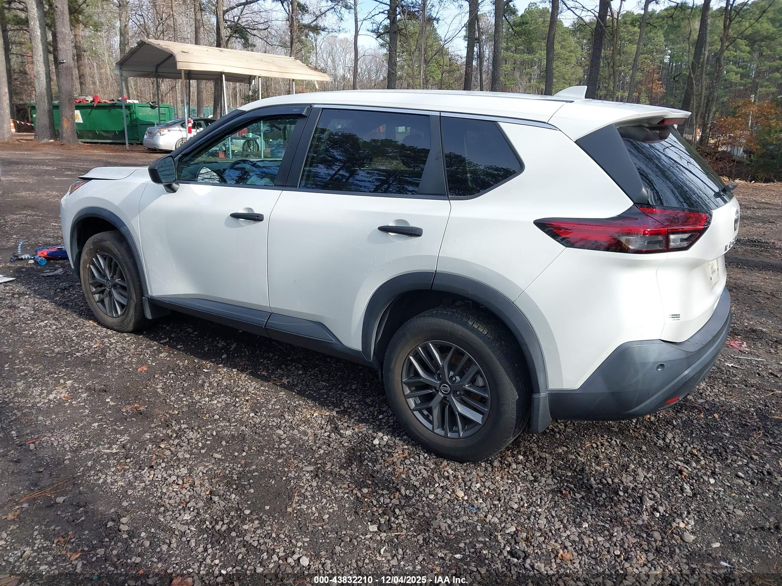 NISSAN ROGUE image 3