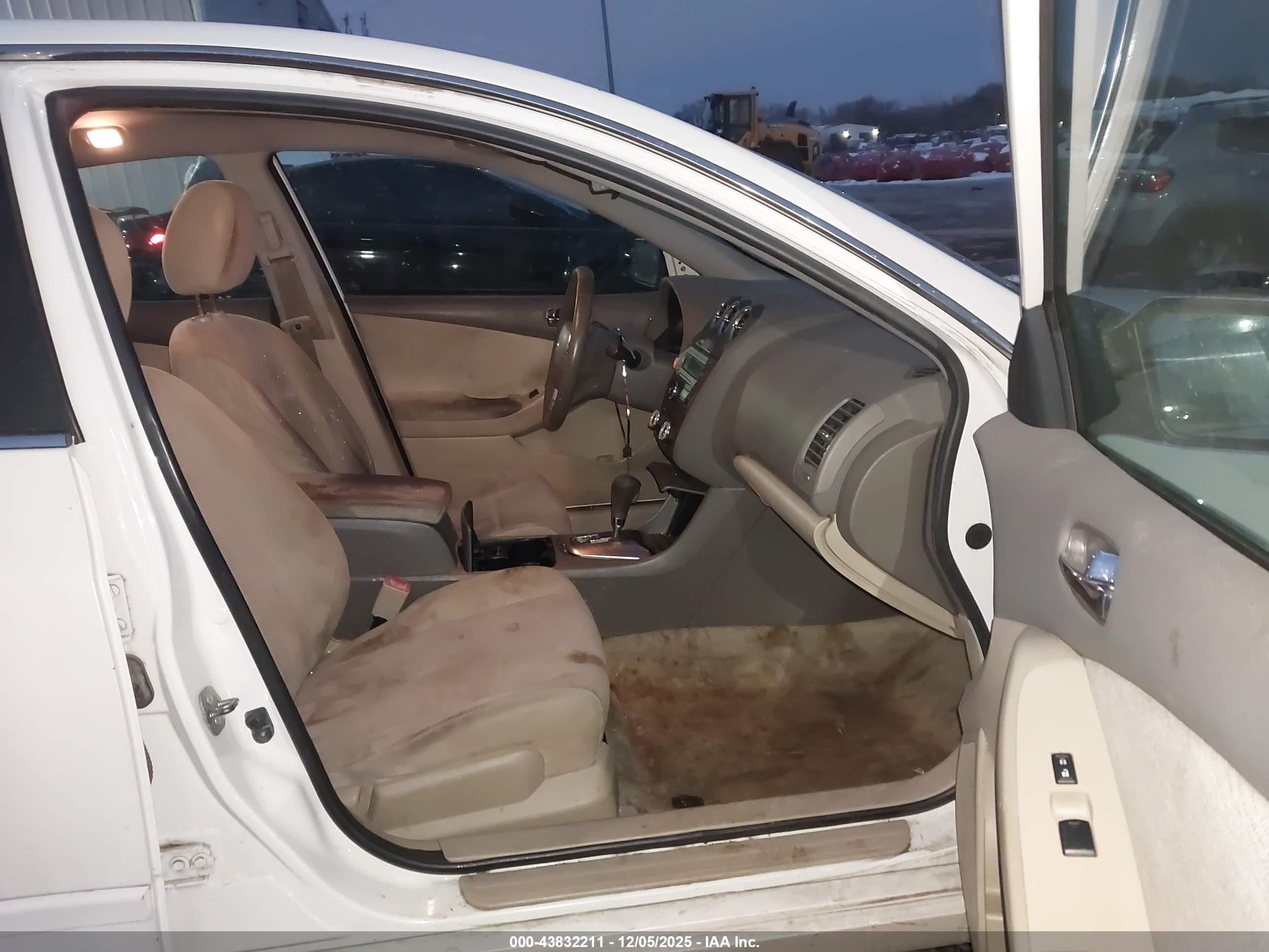NISSAN ALTIMA image 5