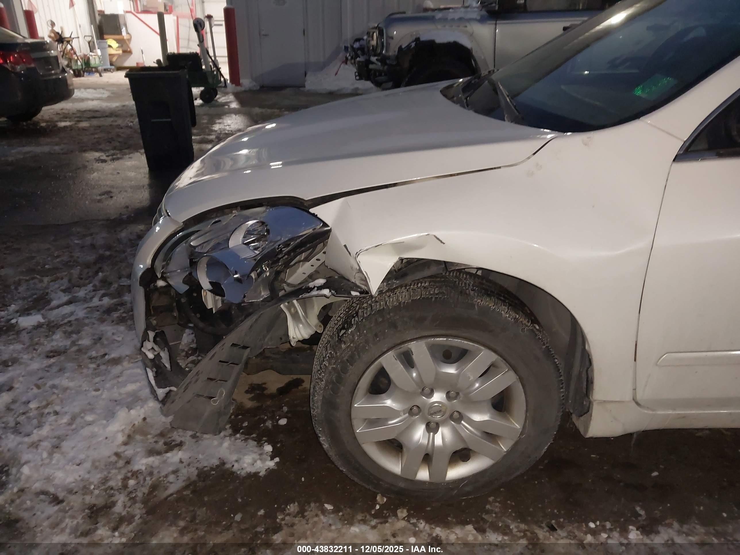 NISSAN ALTIMA image 6