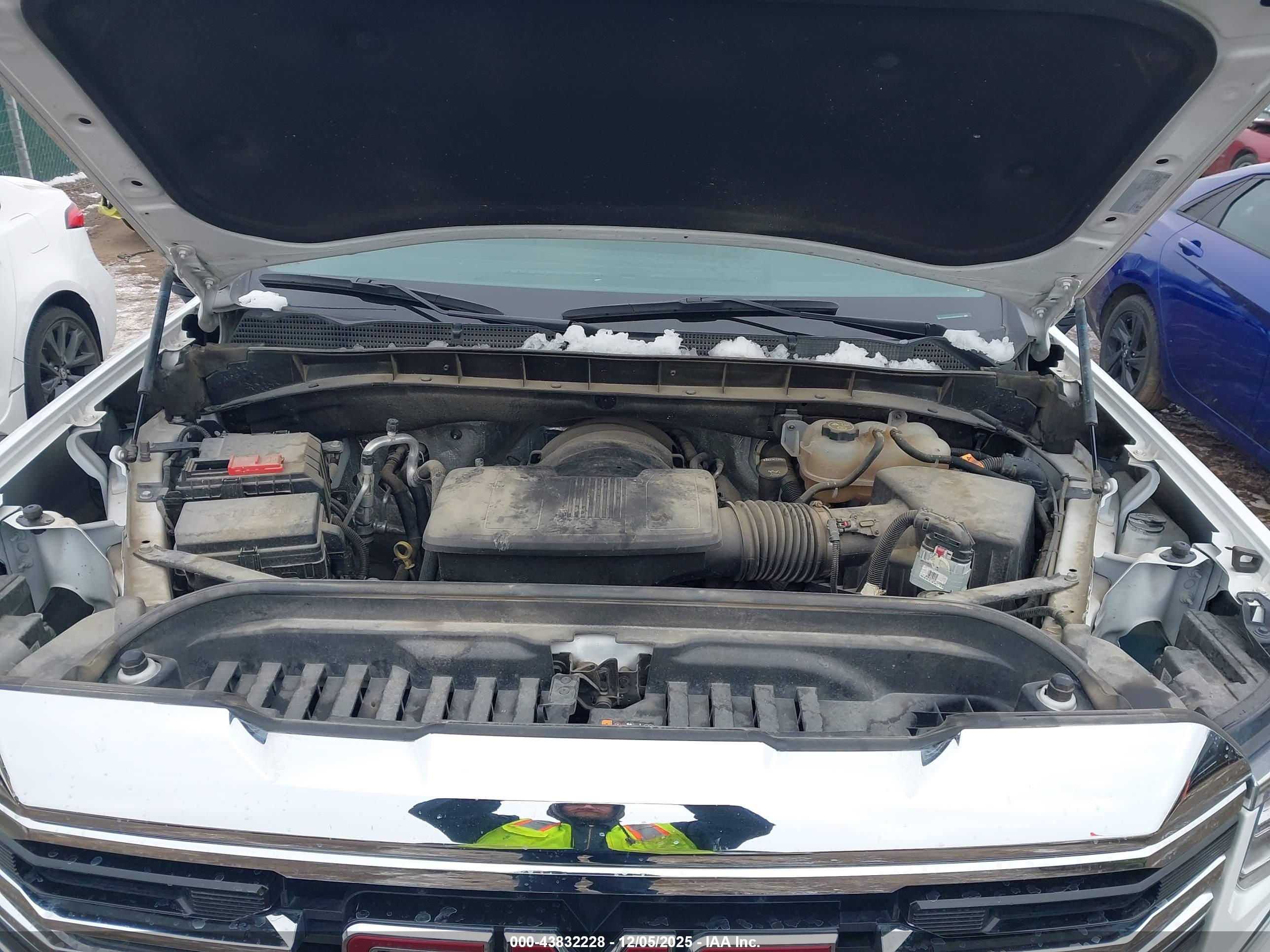 GMC SIERRA image 10