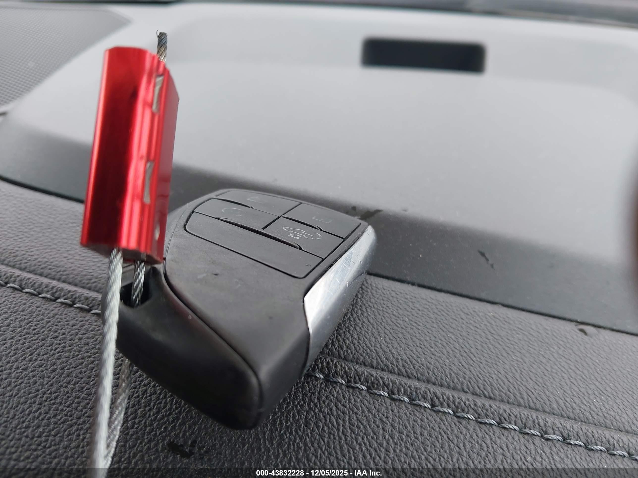 GMC SIERRA image 11