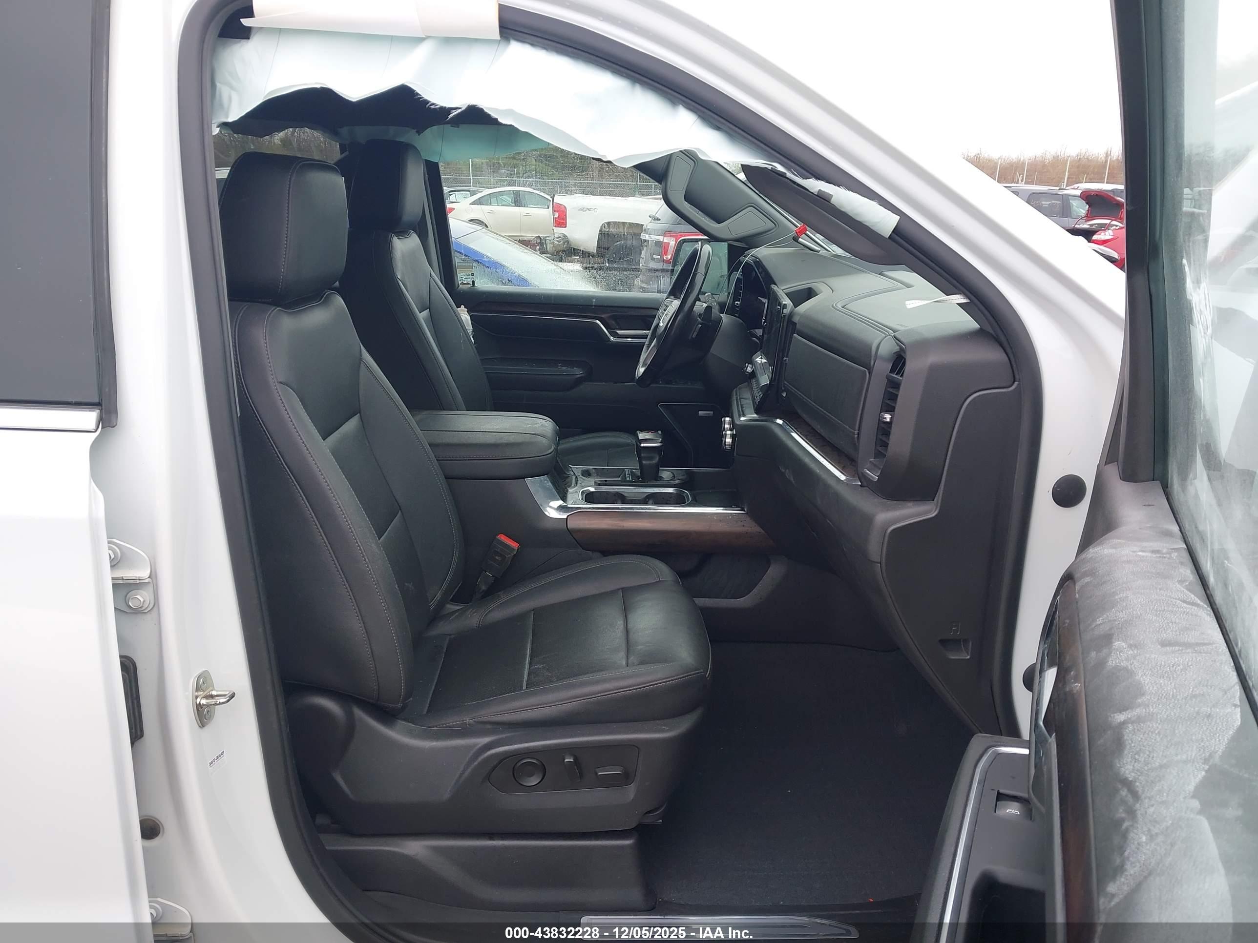 GMC SIERRA image 5