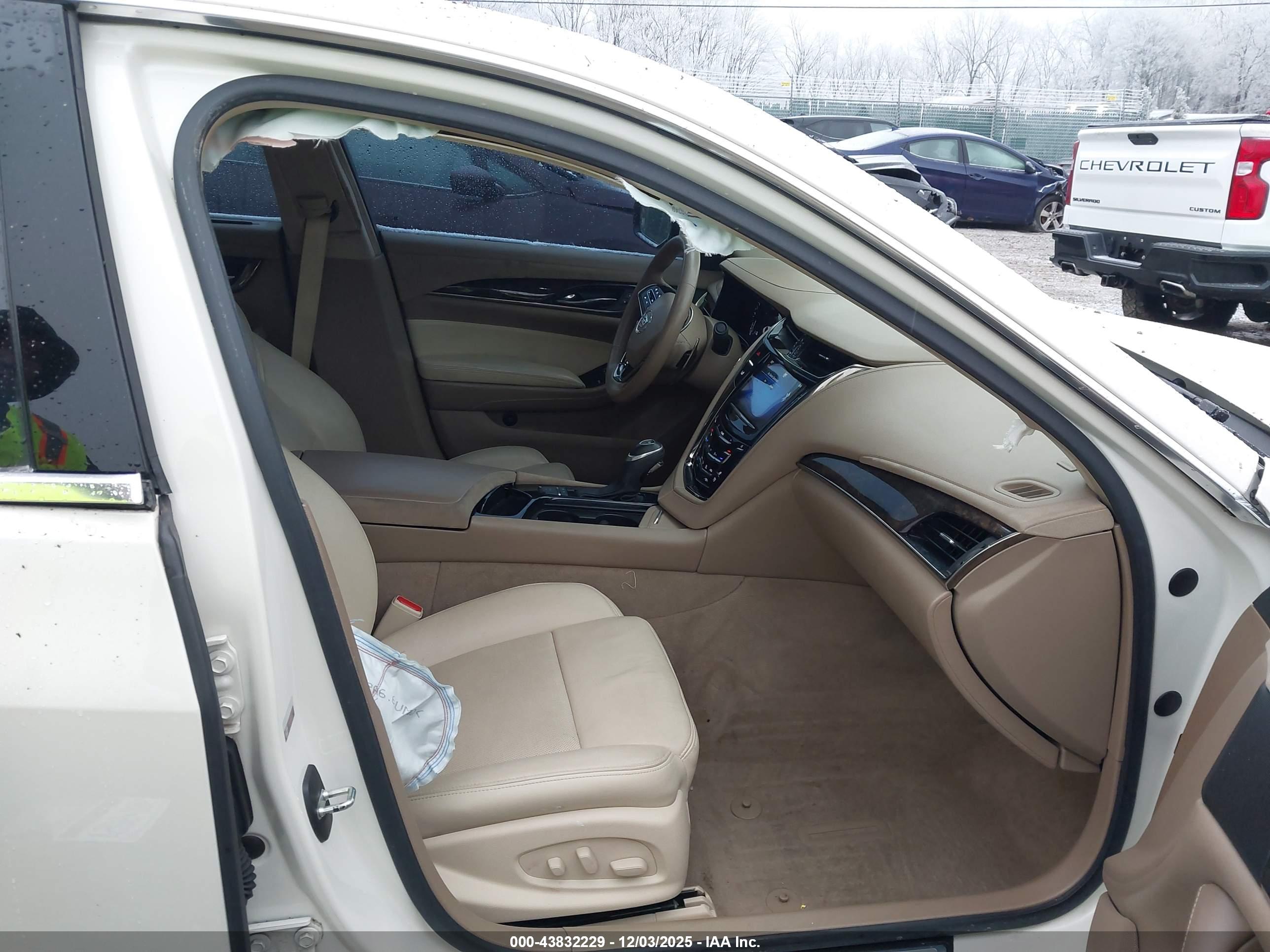 CADILLAC CTS image 5