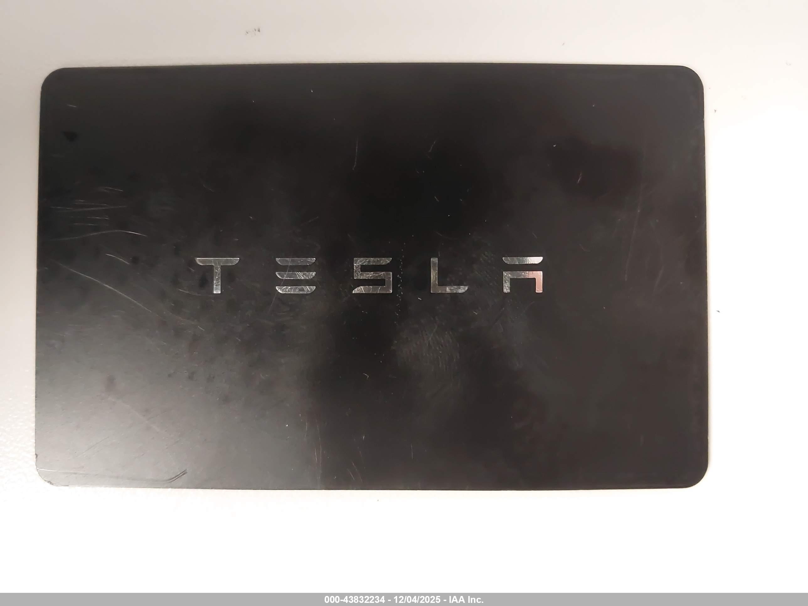 TESLA MODEL image 11