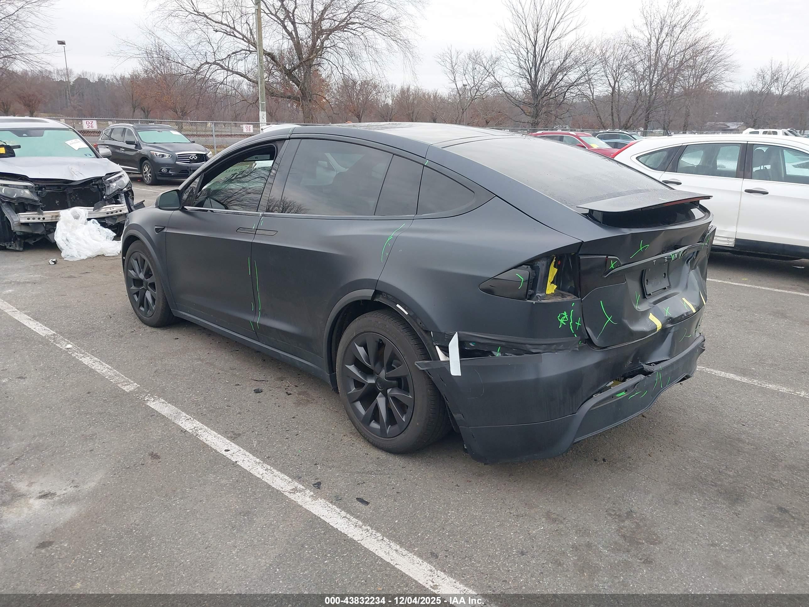 TESLA MODEL image 3