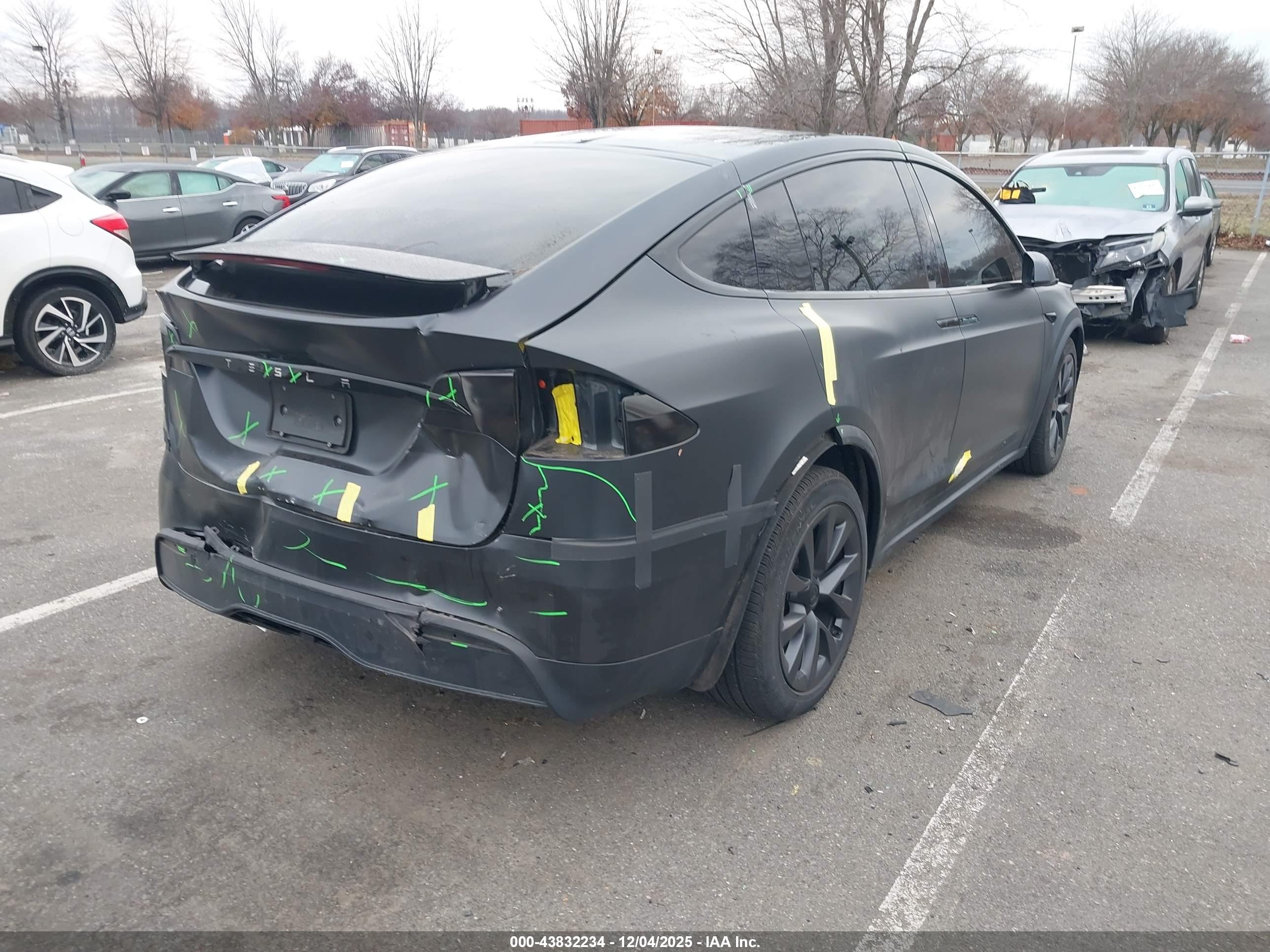 TESLA MODEL image 4