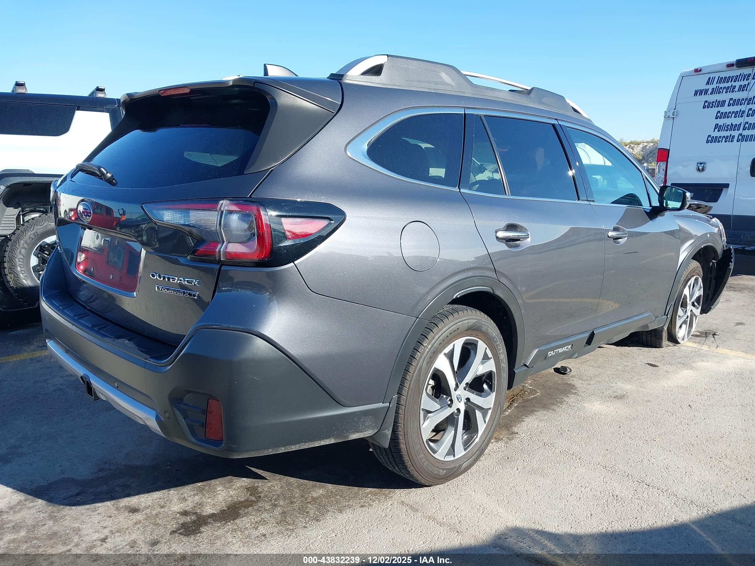 SUBARU OUTBACK image 4